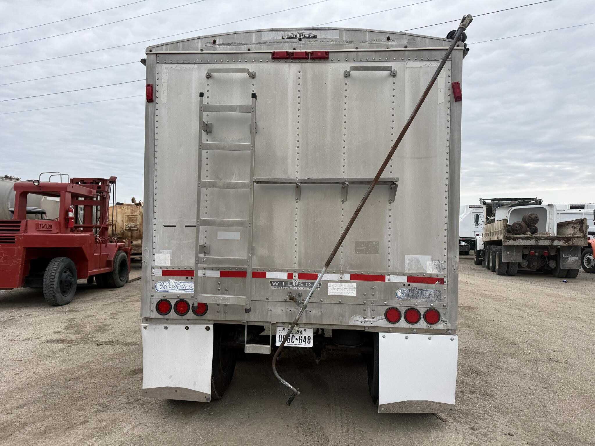 2002 Wilson 43 ft hopper