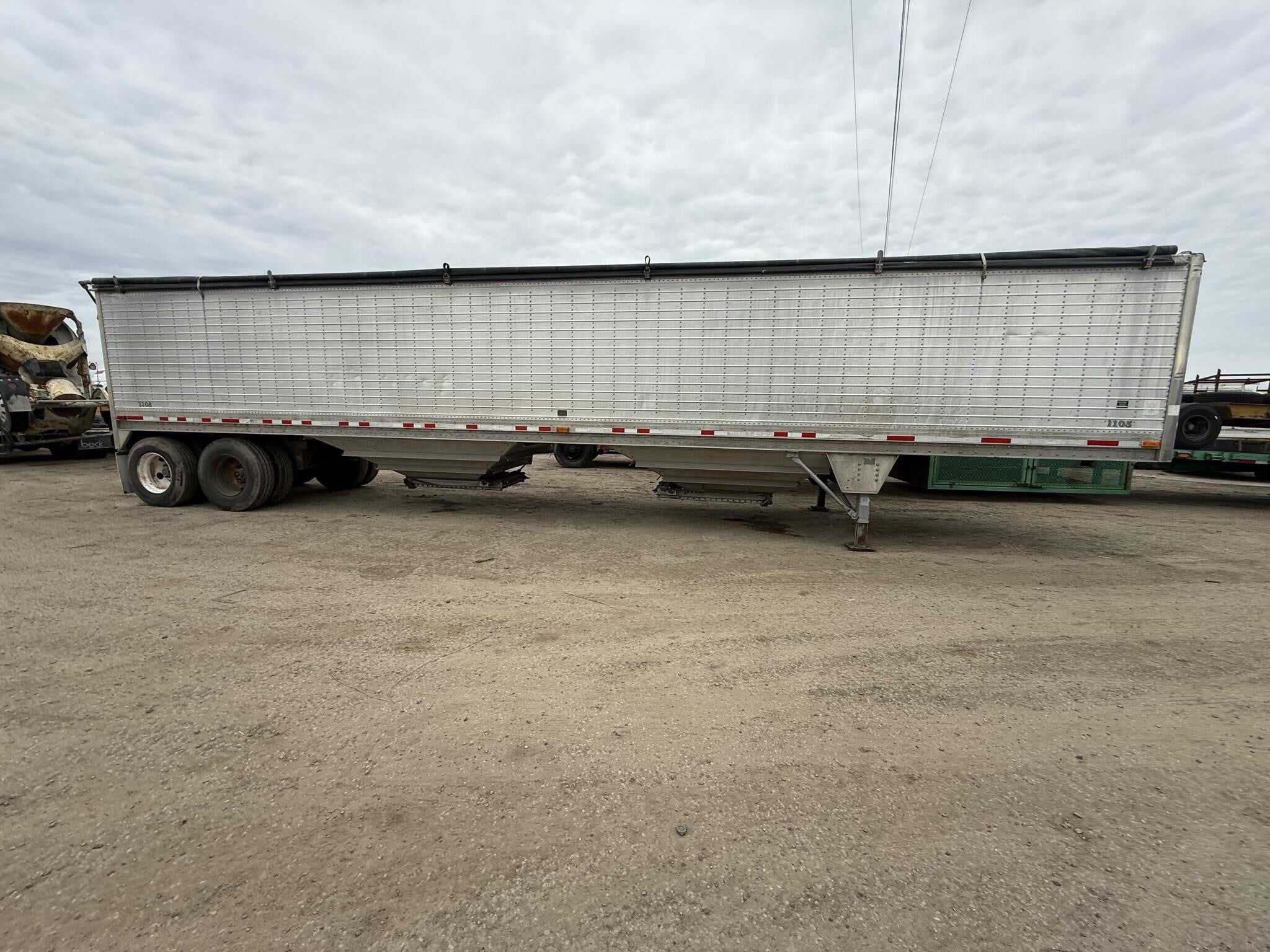 2002 Wilson 43 ft hopper
