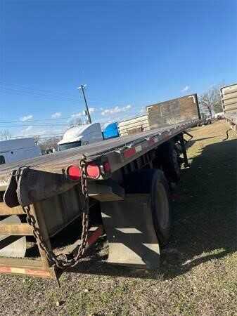 2006 Clark 48 ft flat bed