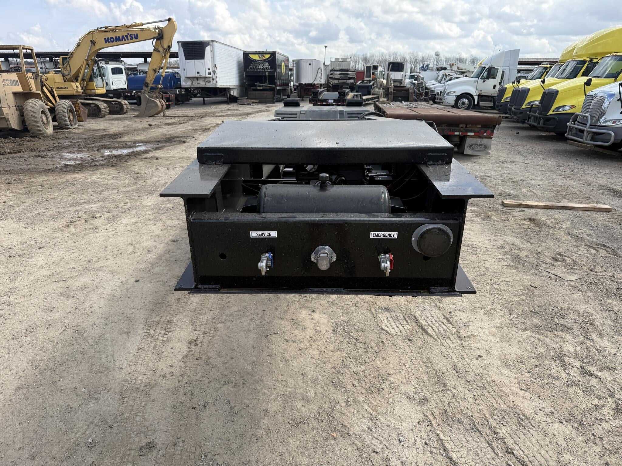 2027 Witzco rg-35 ton/ 23 ft well/ dove-tail