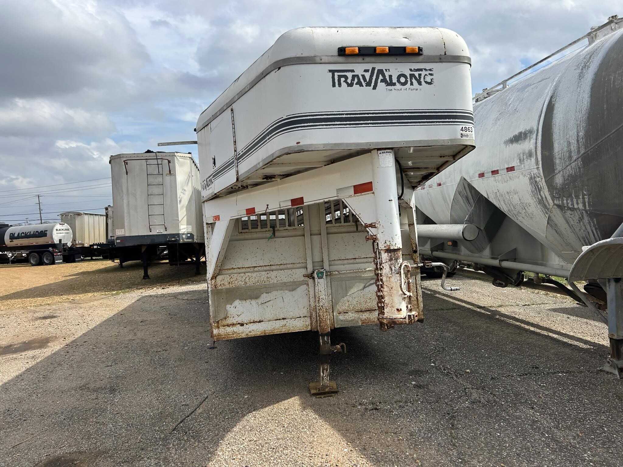 2005 Travalong 36 ft livestock