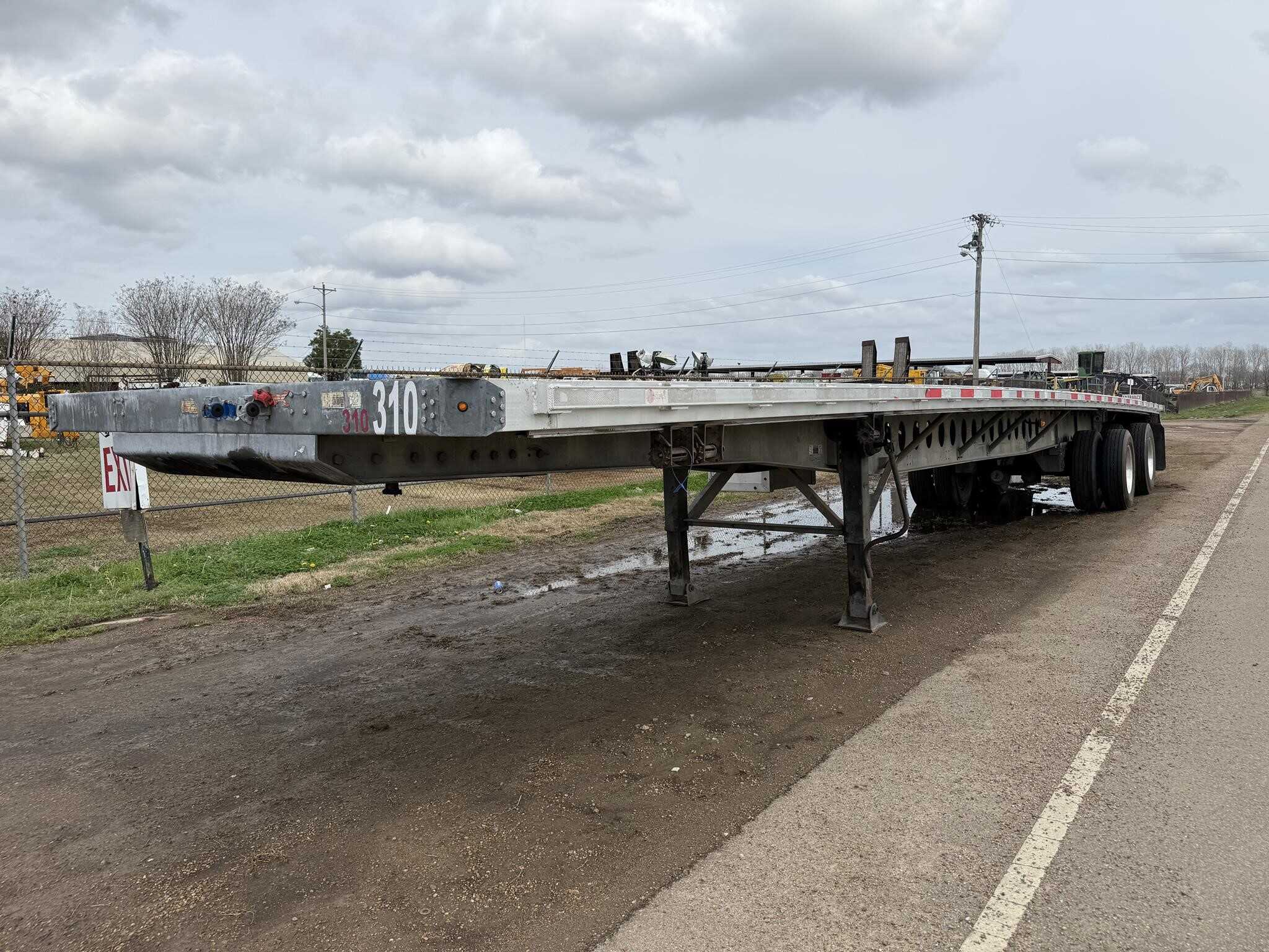 2015 Antares 48 ft flat bed