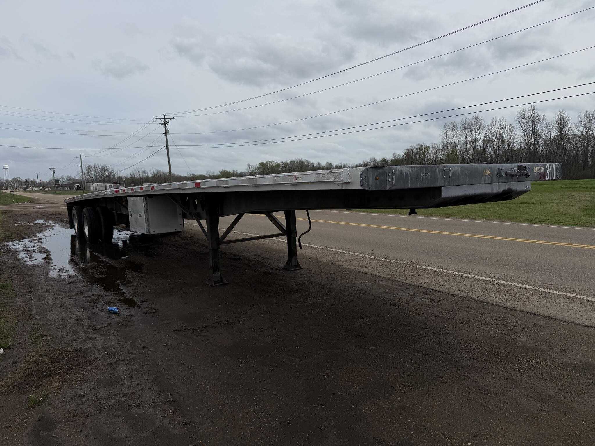 2015 Antares 48 ft flat bed