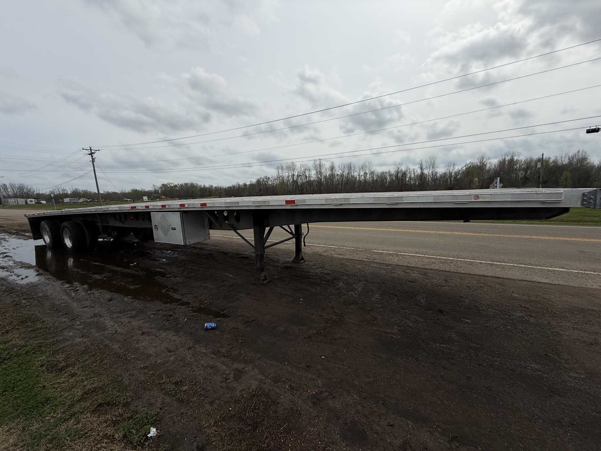 2015 Antares 48 ft flat bed