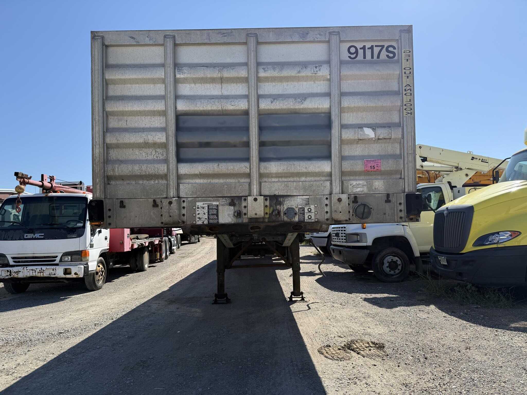 1997 Wilson 48 ft flat bed