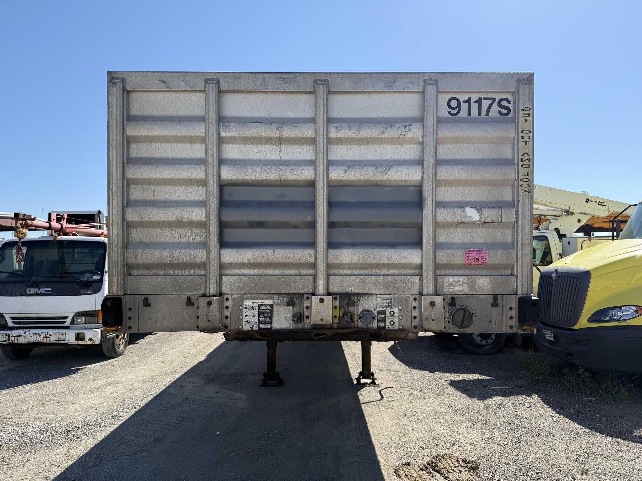 1997 Wilson 48 ft flat bed