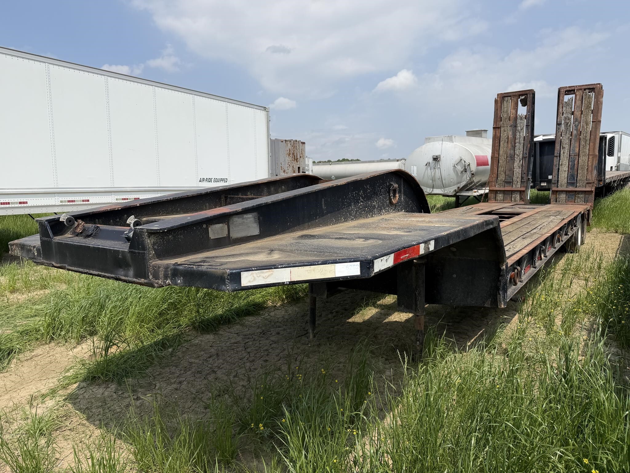 1980 Phelan 30 ton lowboy