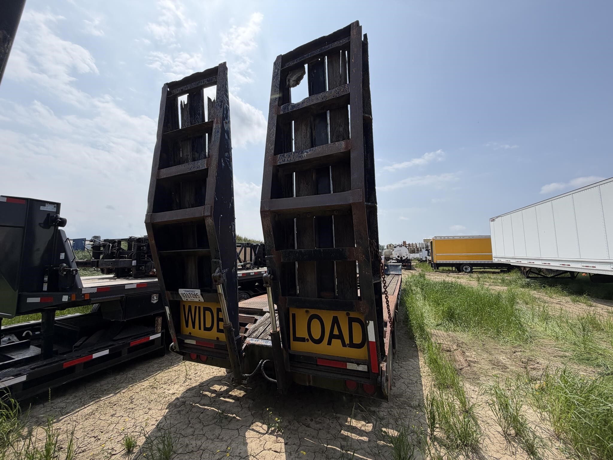 1980 Phelan 30 ton lowboy