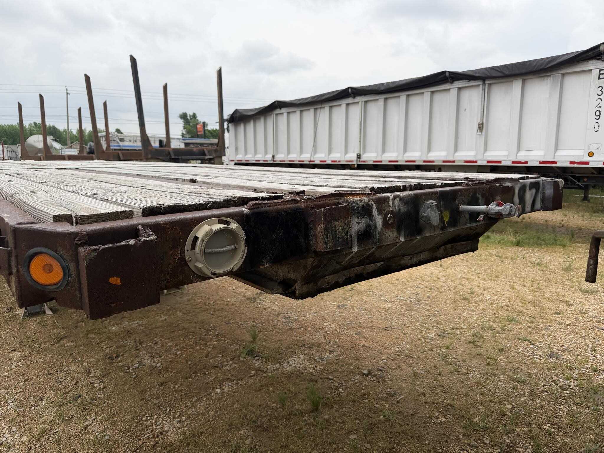 1994 Aztec 45 ft flat bed