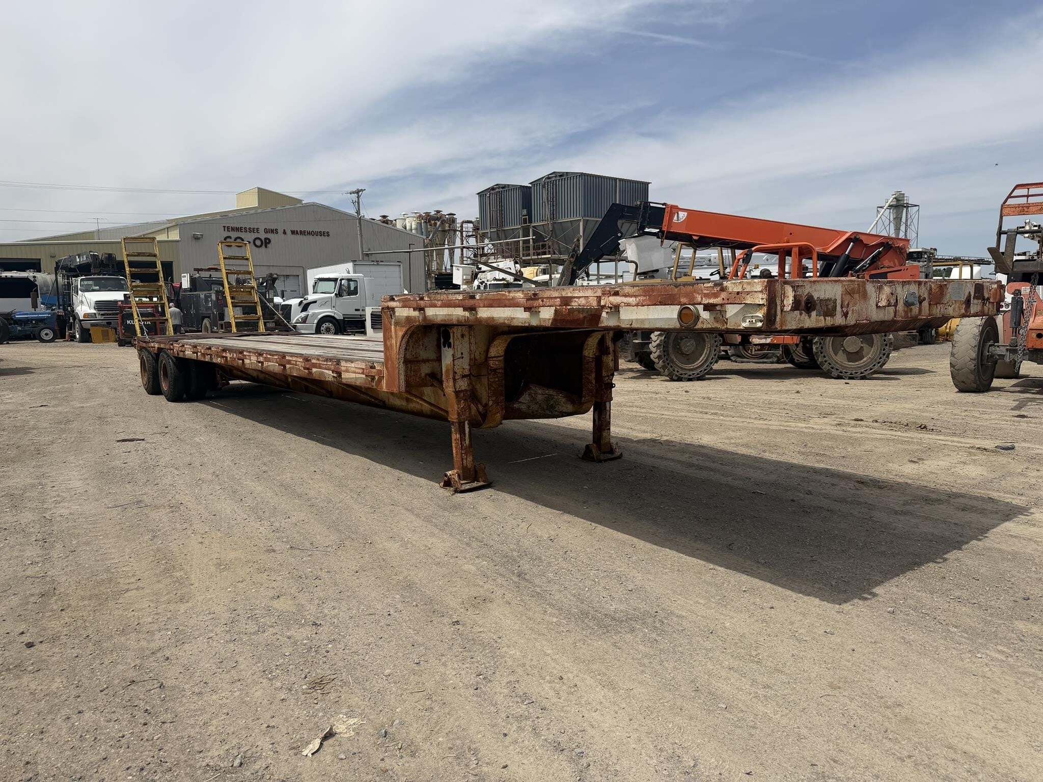 1985 Great Dane 40 ft drop deck/ ramps