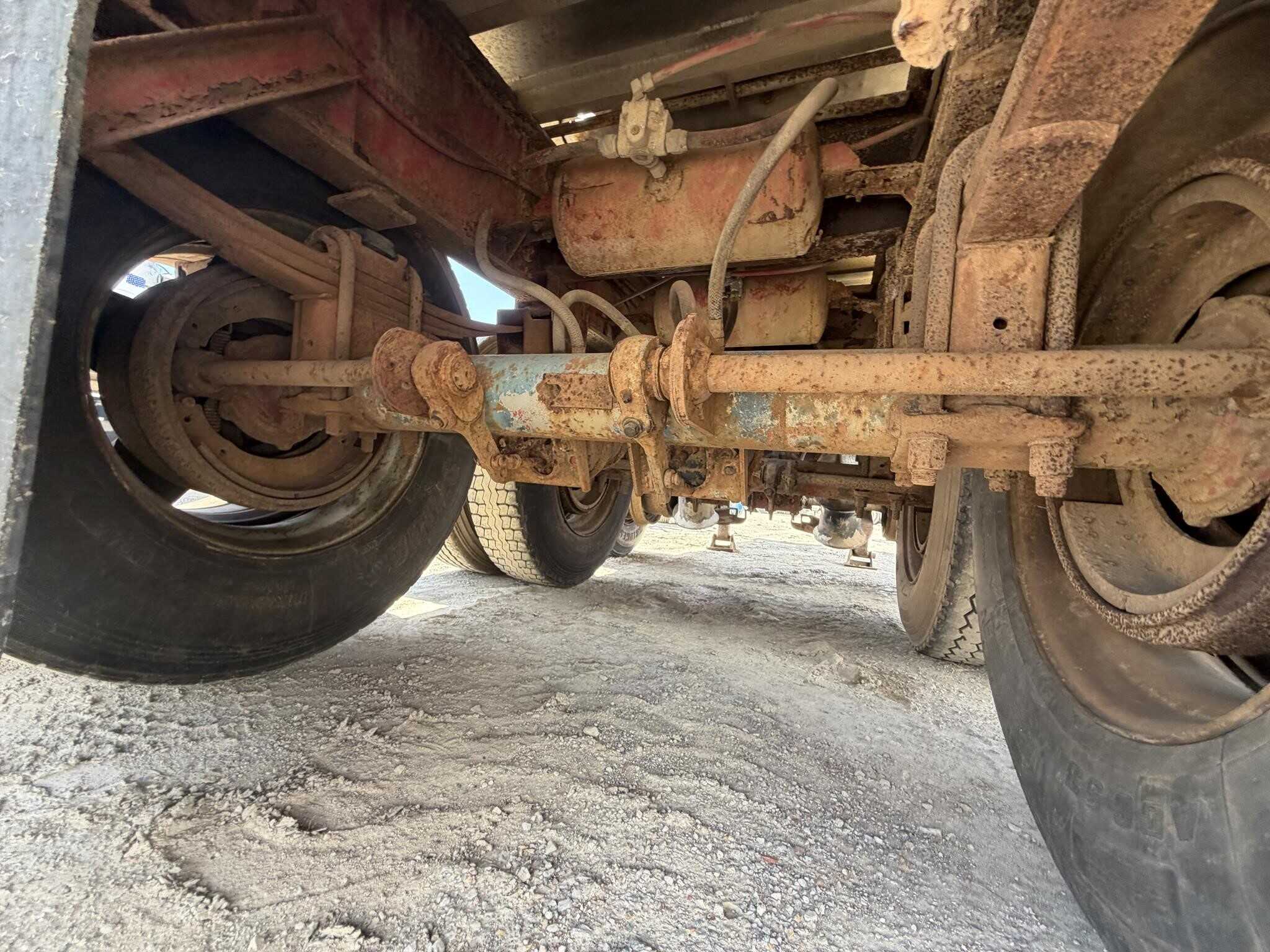 1984 Dorsey 26 ft end dump