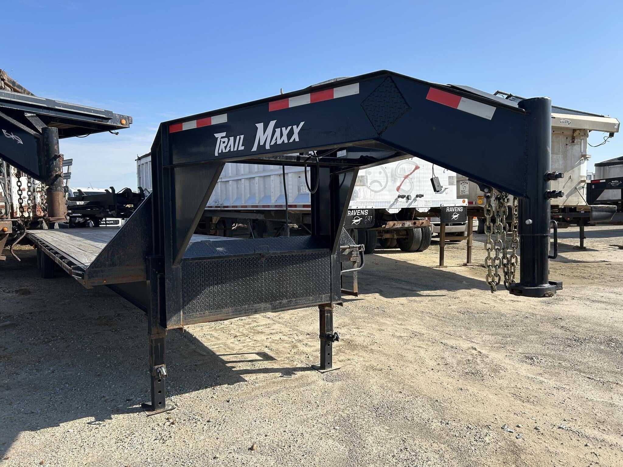 2022 Trailmax 40 ft gooseneck