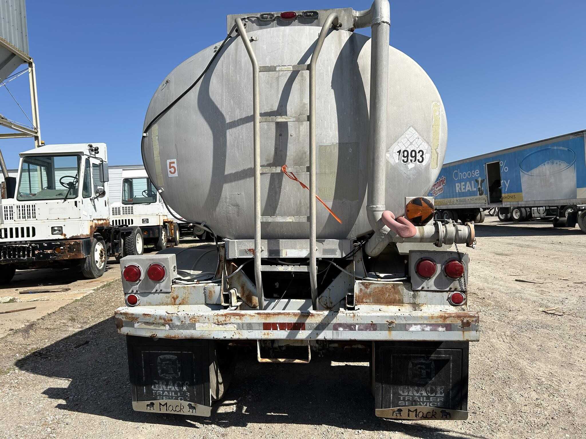1974 Trailmobile 8500 gal