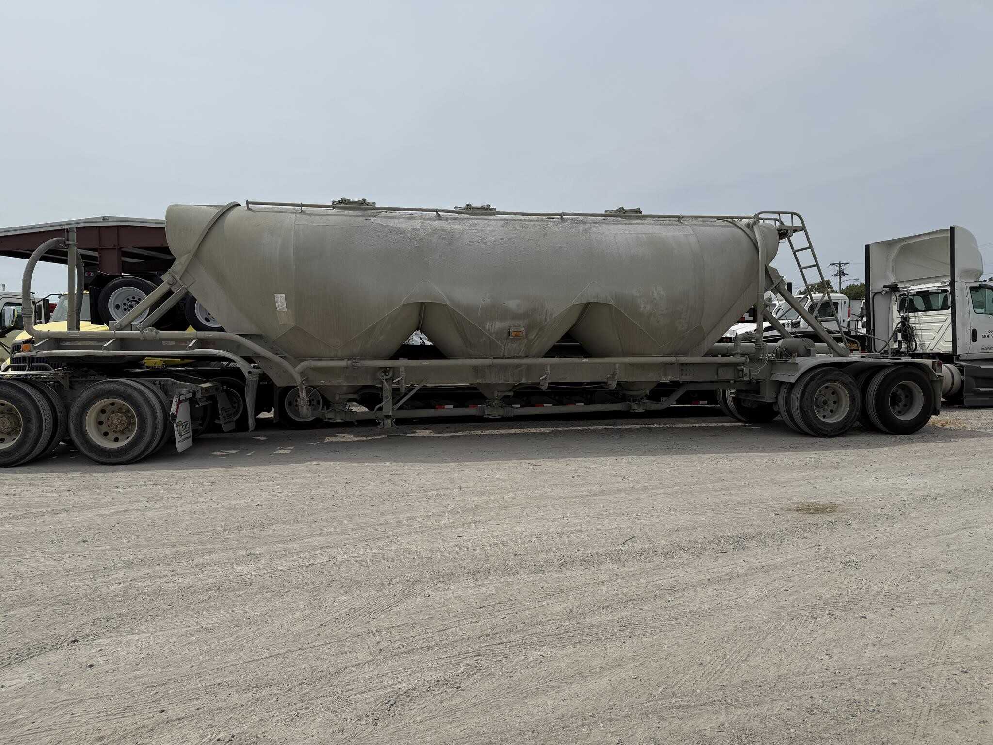 2007 Vantage 1000 cube pnuematic tank