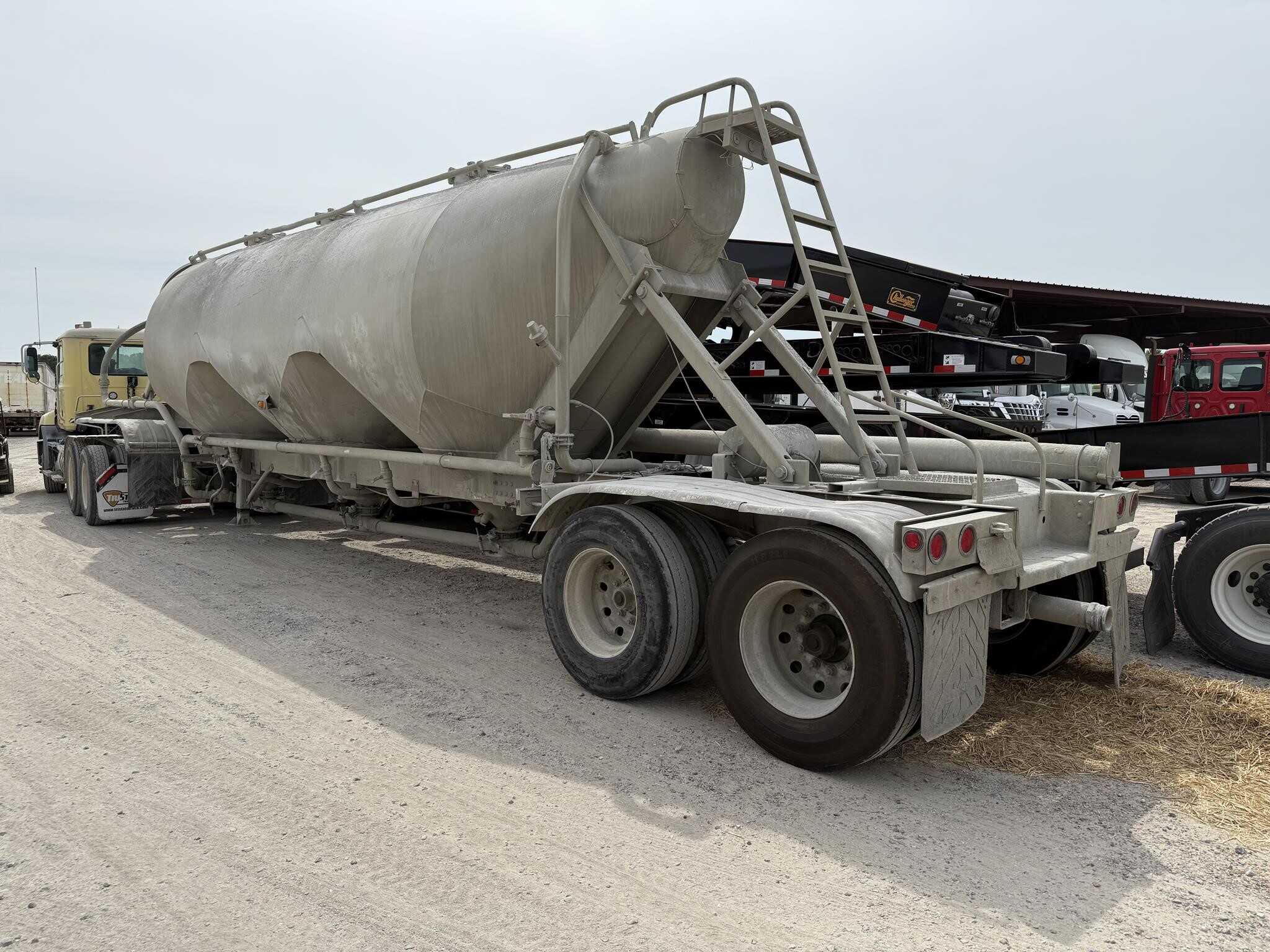 2007 Vantage 1000 cube pnuematic tank
