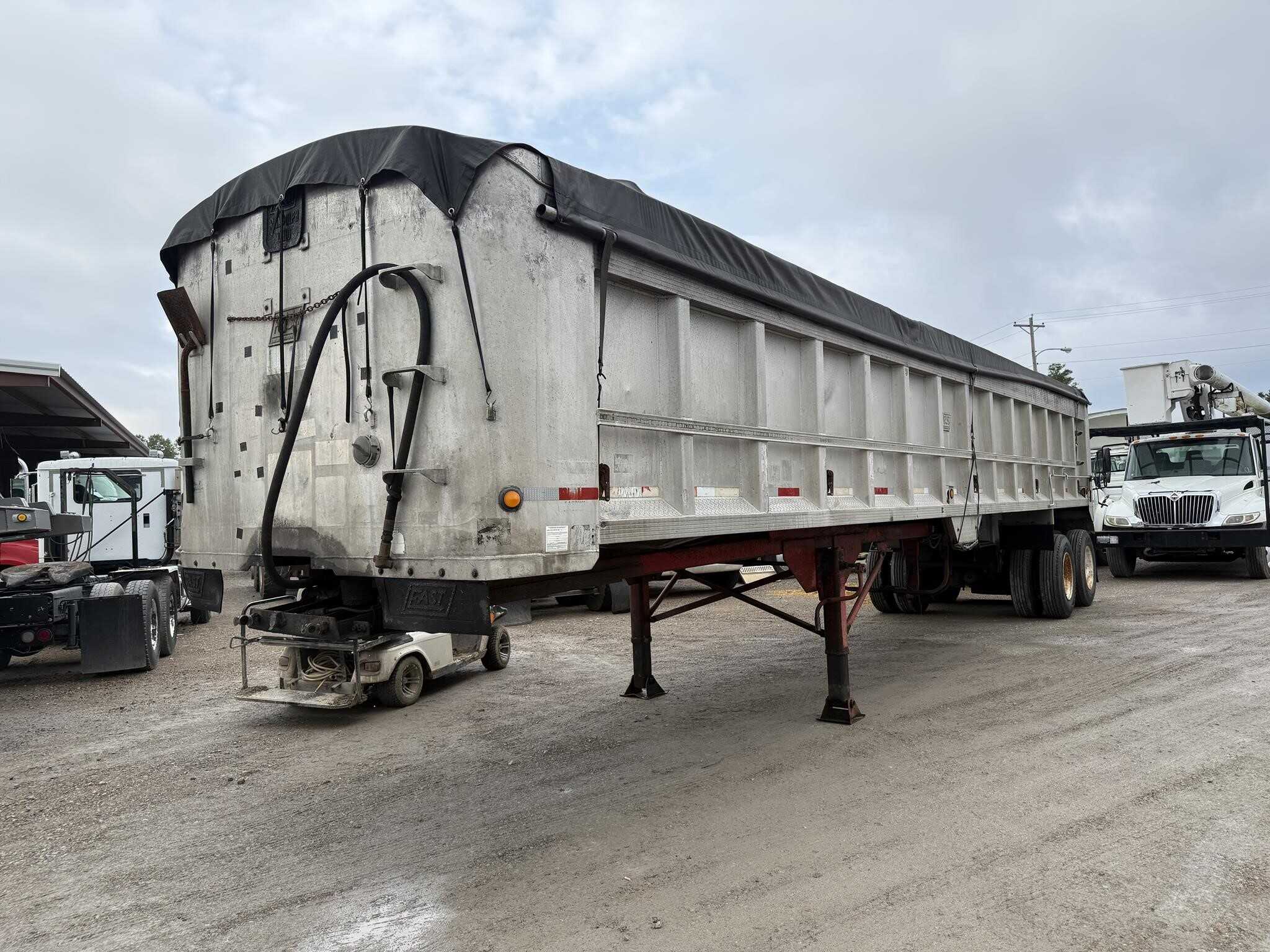 1992 East 38 ft end dump