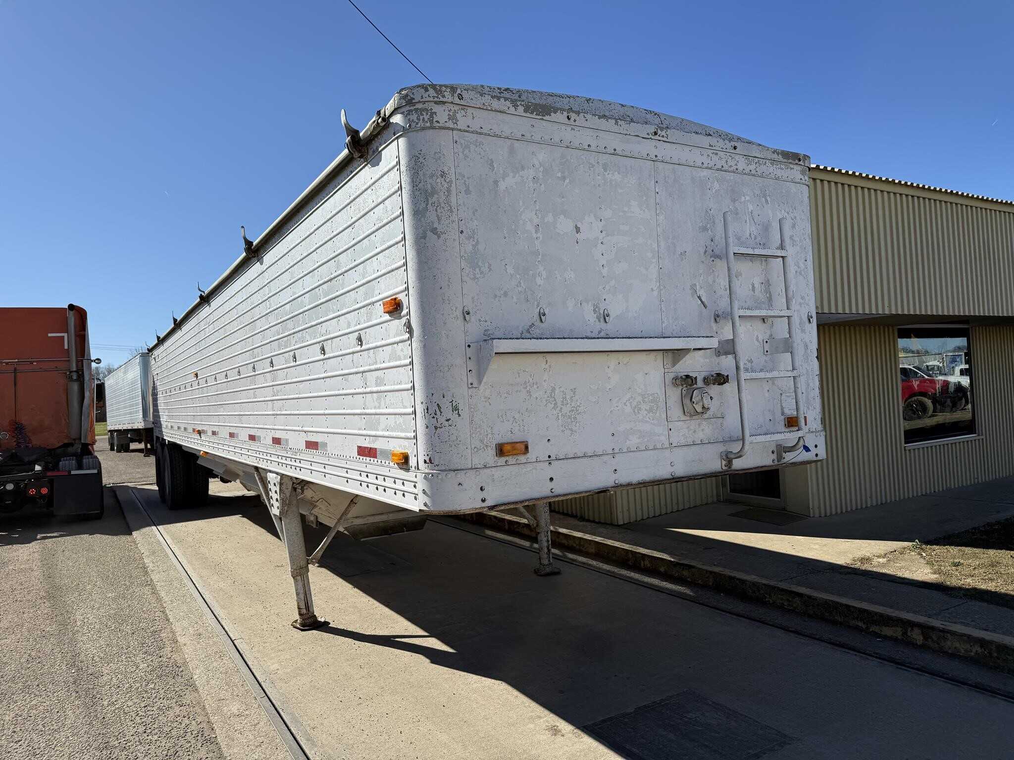 1989 Timpte 42 ft hopper