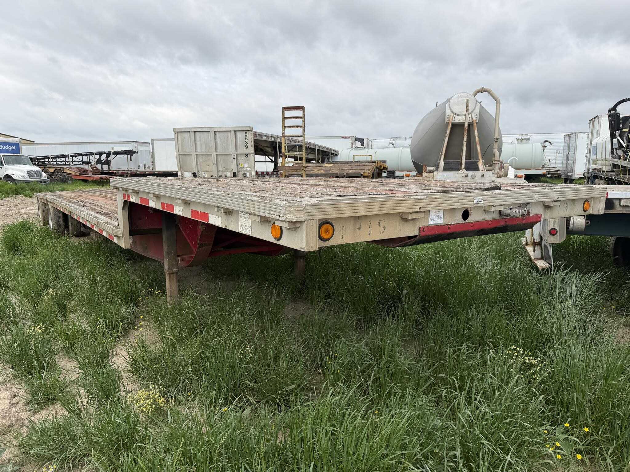 2005 Reinke 48 ft step deck