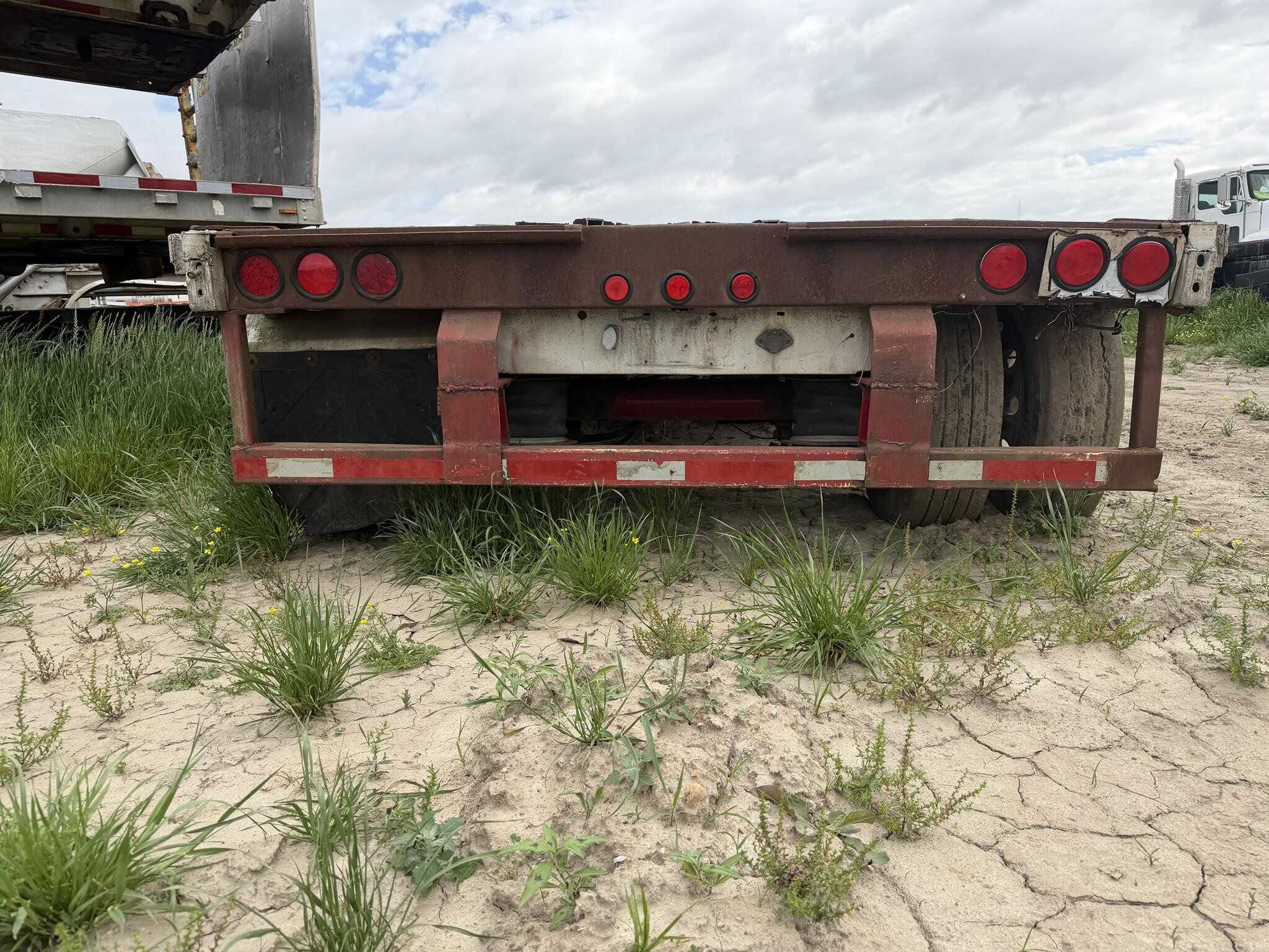 2005 Reinke 48 ft step deck