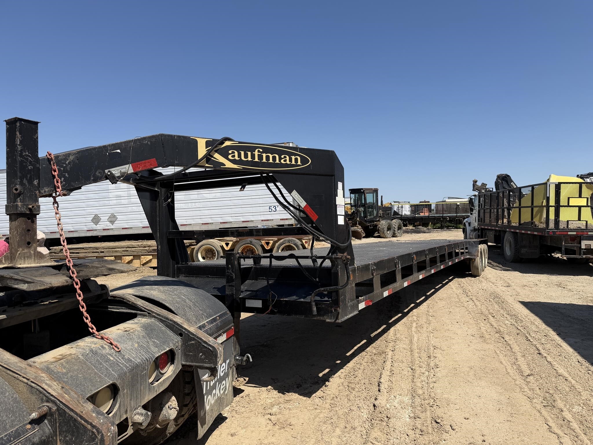 2017 Kaufman 43 ft flat deck/ dovetail