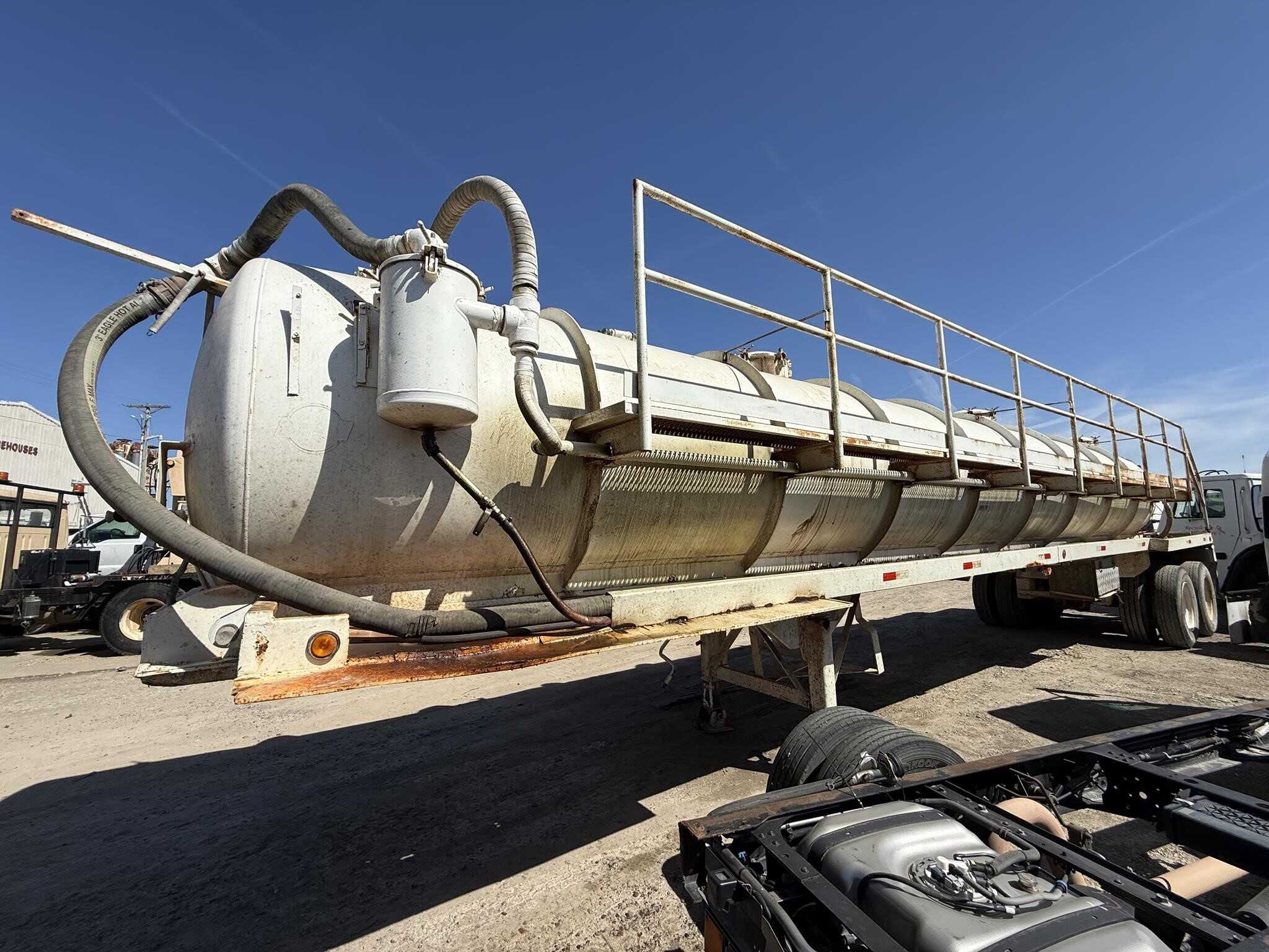 2011 Tytal 5460 gallon vac tank