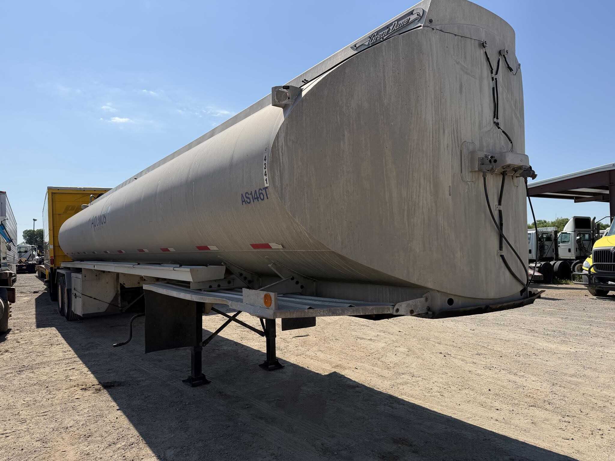 1981 Great Dane 9200 gallon tank