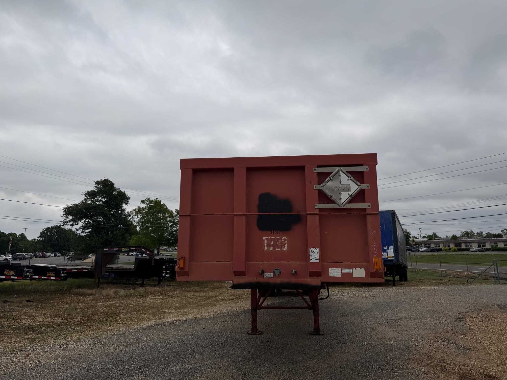 2005 Transcraft 45 ft flat with fork-lift pkg