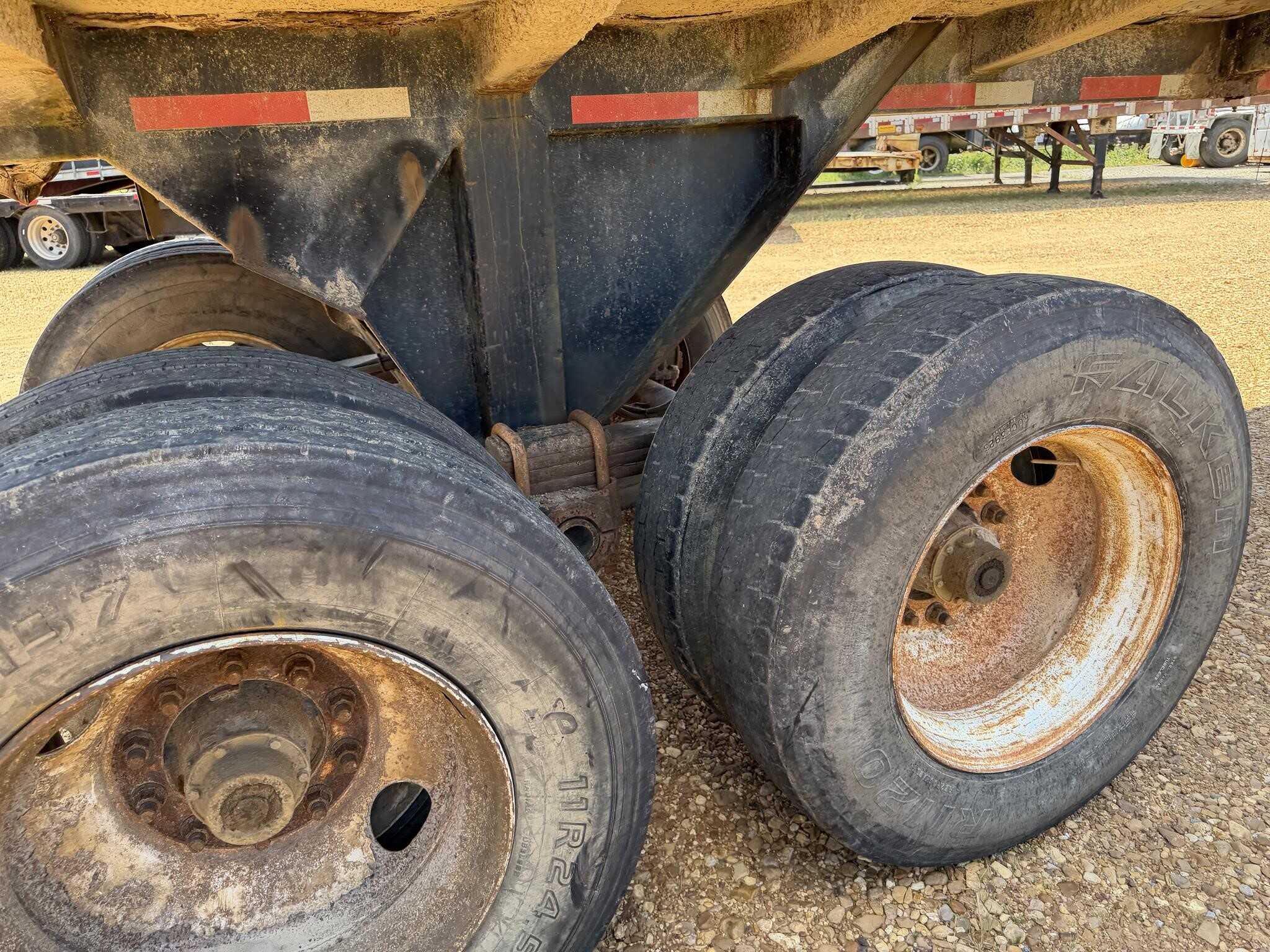 2007 Lufkin 38 ft end dump