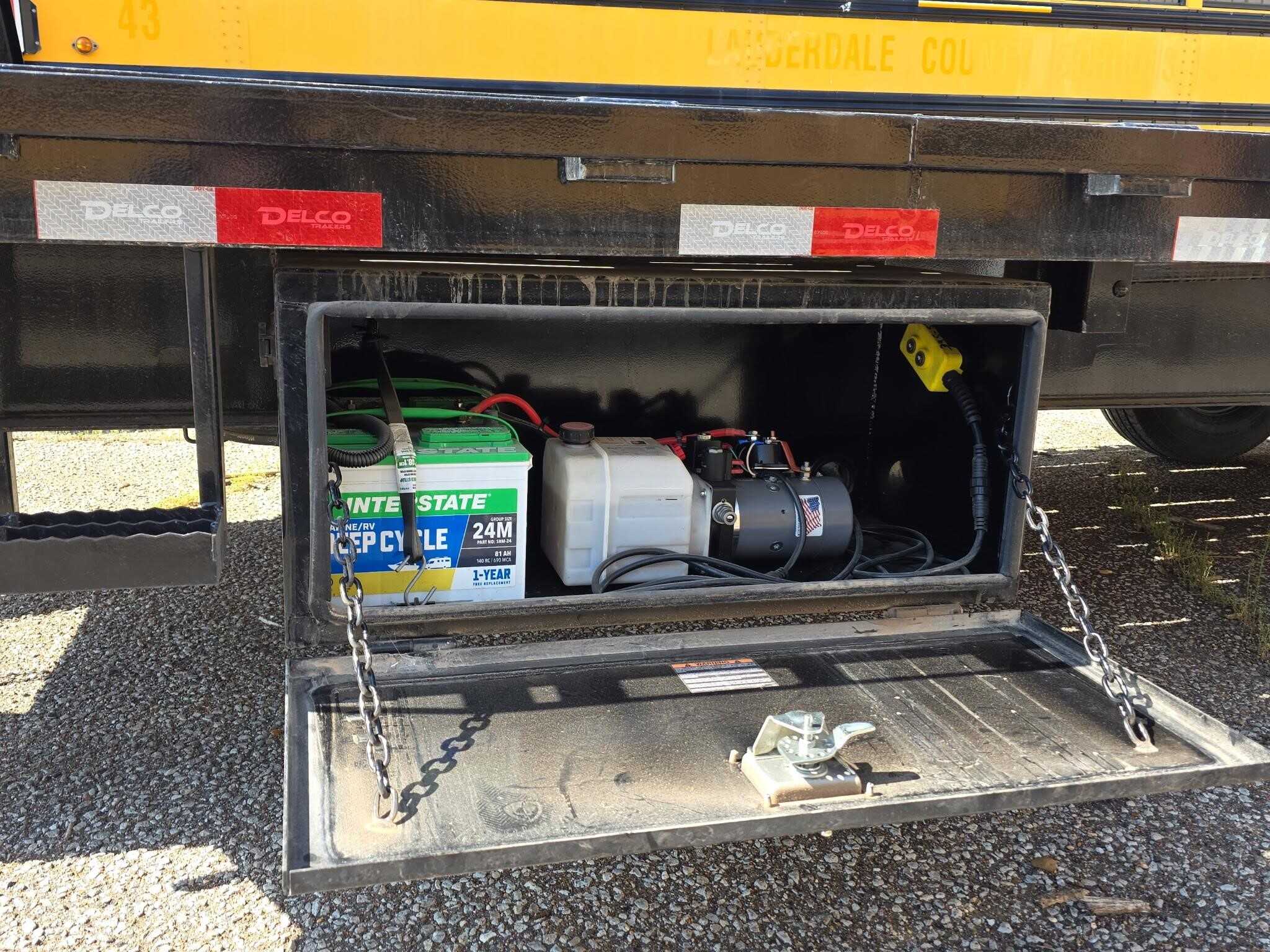 2025 Delco 24 ft gooseneck tilt