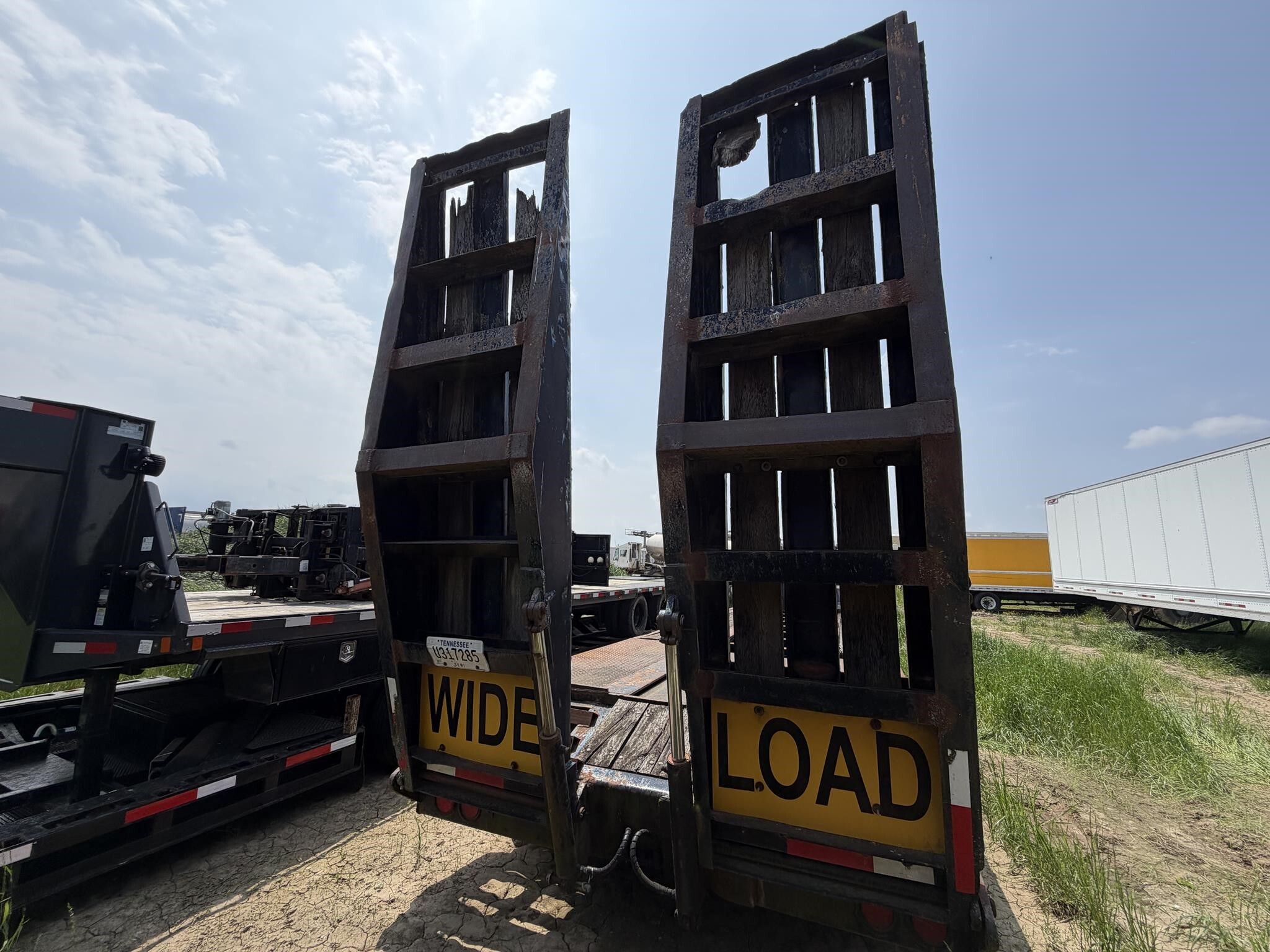 1980 Phelan 30 ton lowboy