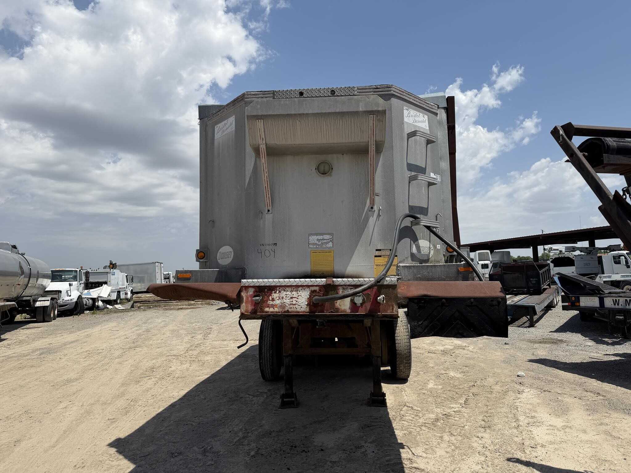 1984 Dorsey 26 ft end dump
