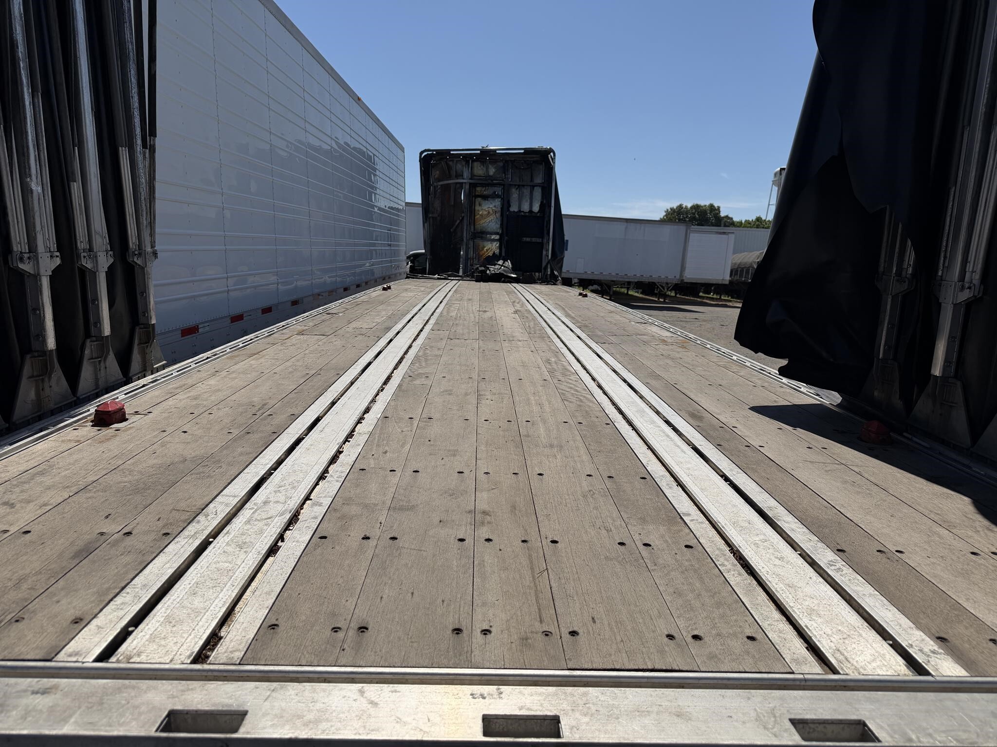 2024 Reitnouer 48 ft flat bed