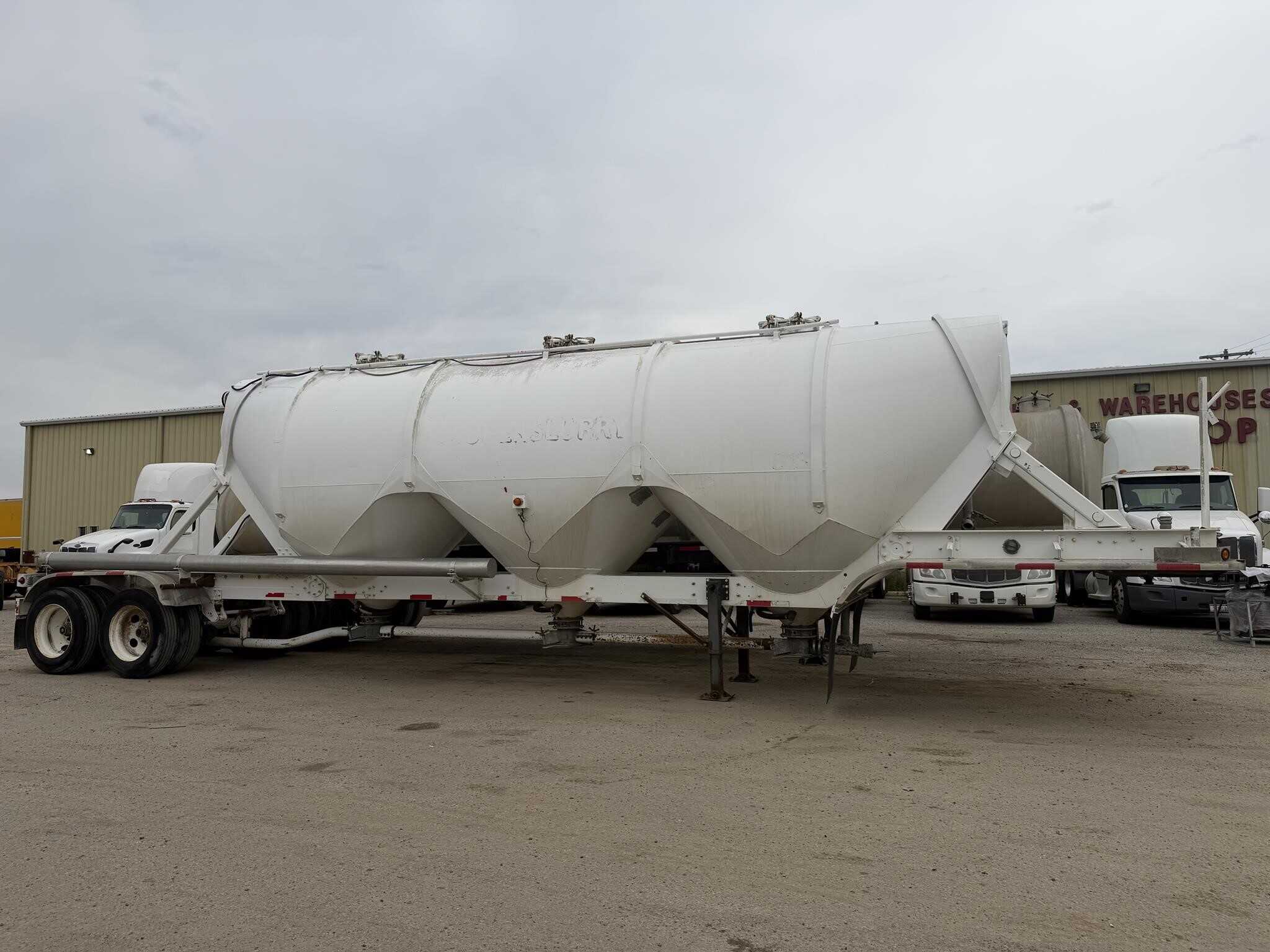 1991 Heil 1200 cubic foot tank