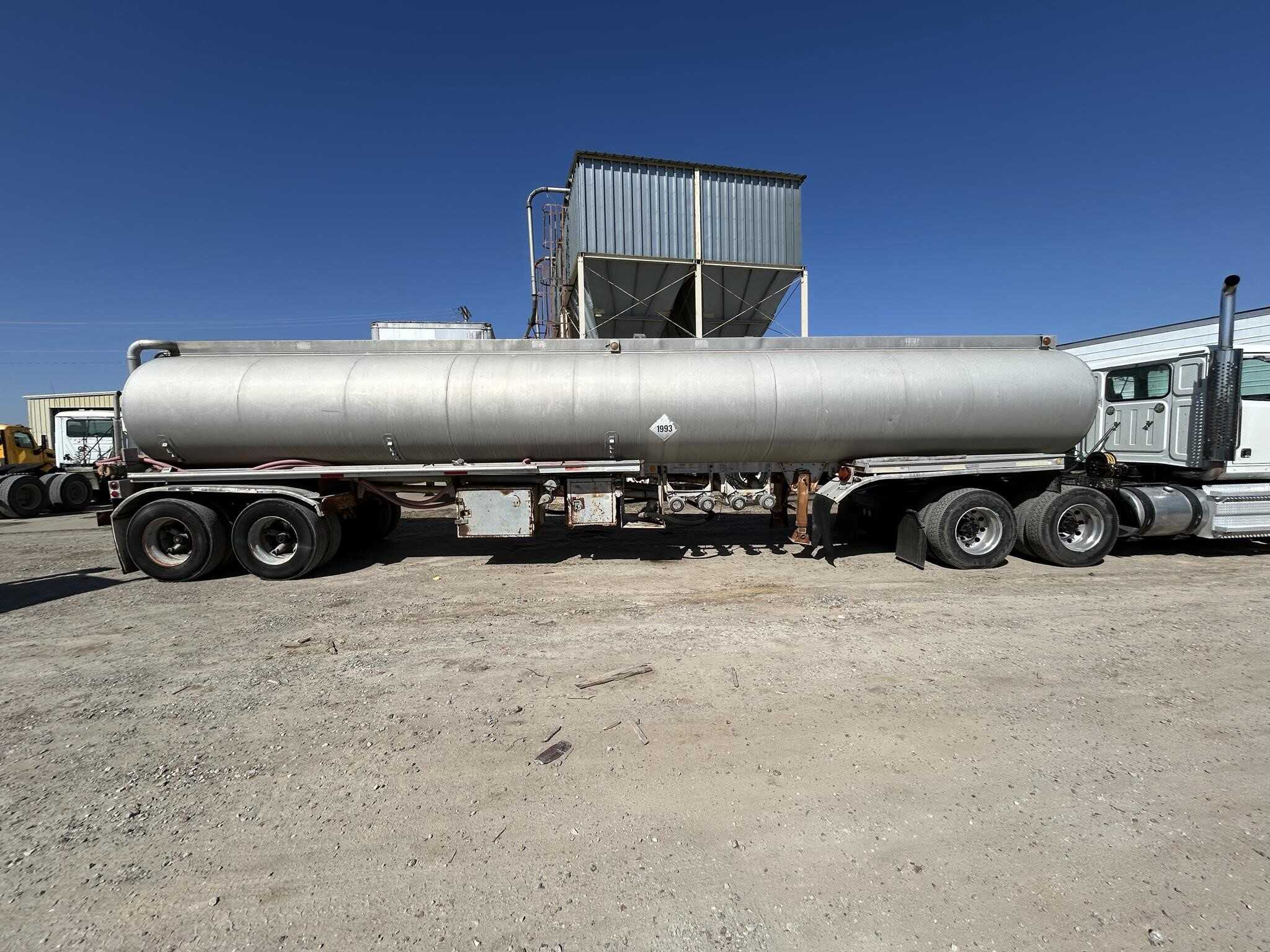 1974 Trailmobile 8500 gal
