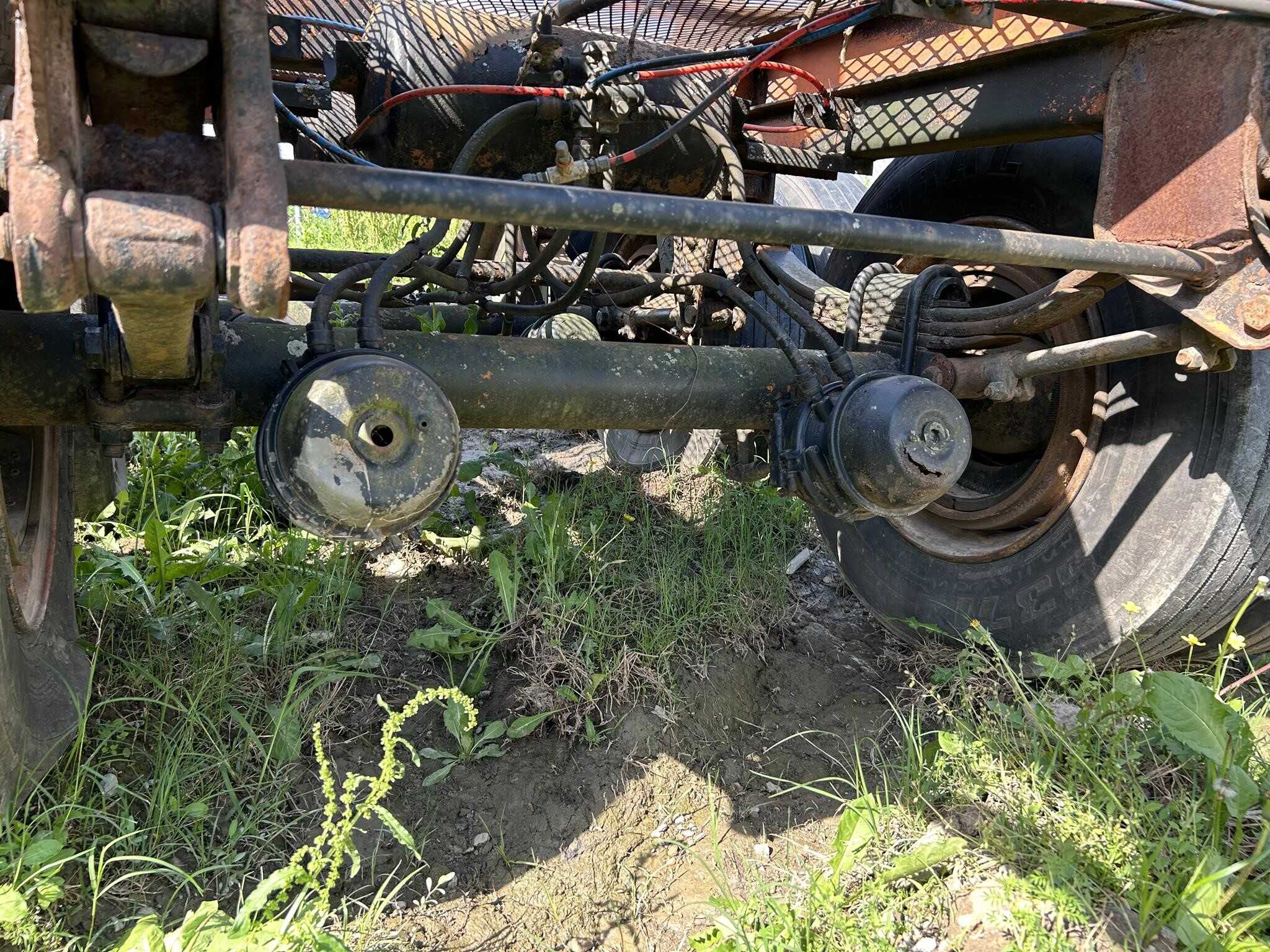 1990 Custom Built 20 ft log trailer