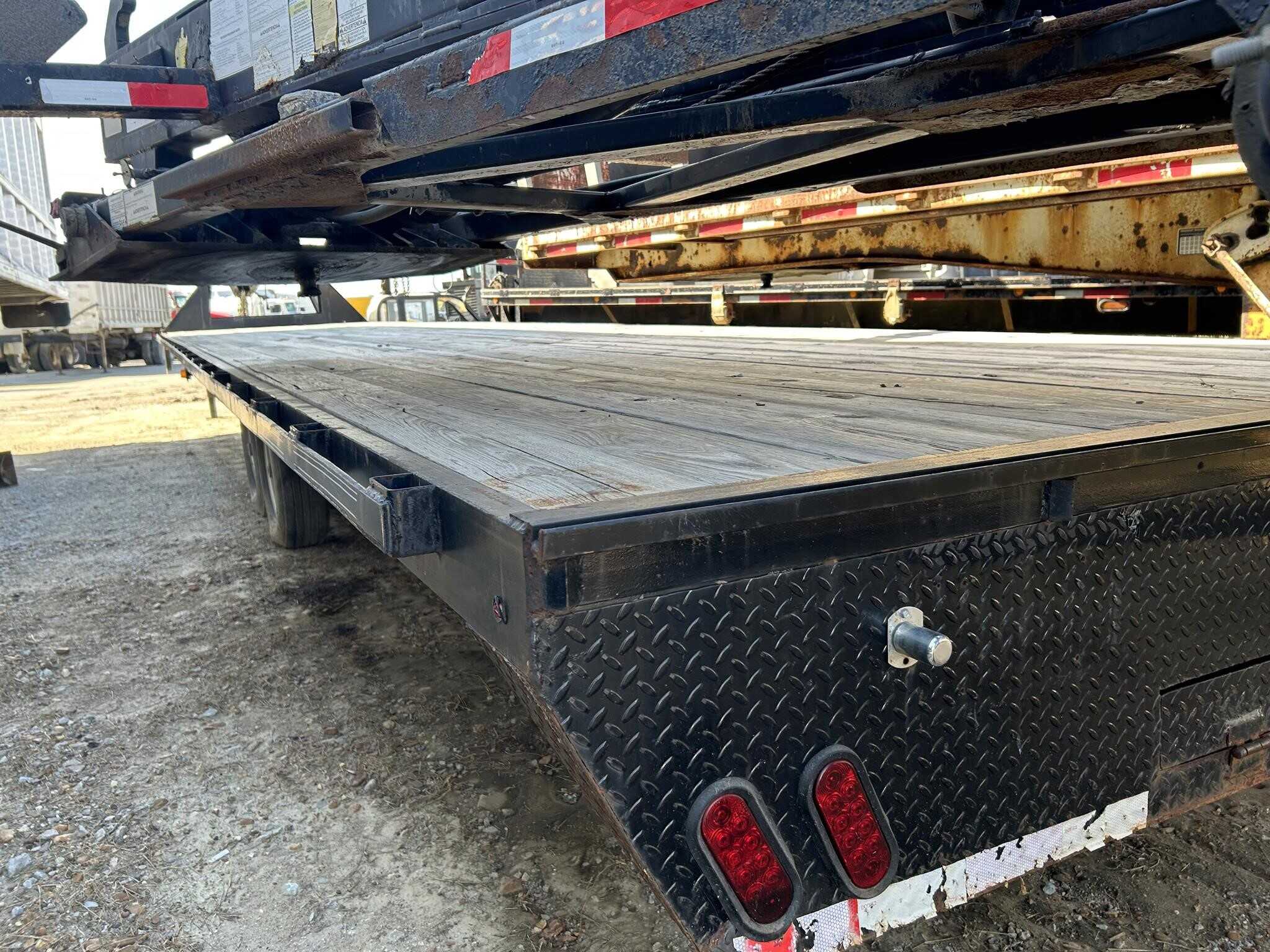 2022 Trailmax 40 ft gooseneck