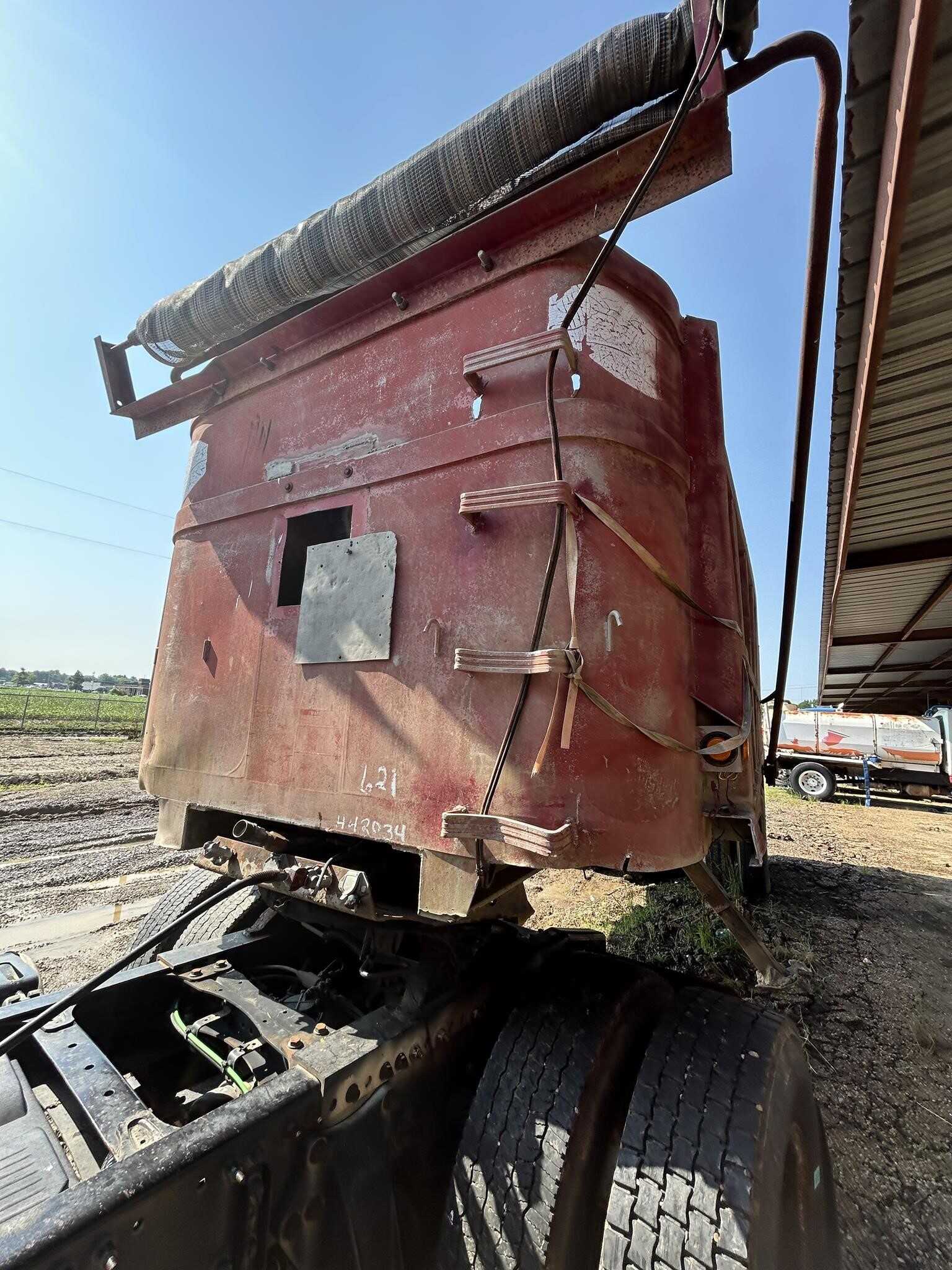 1985 Heil 24 ft end dump