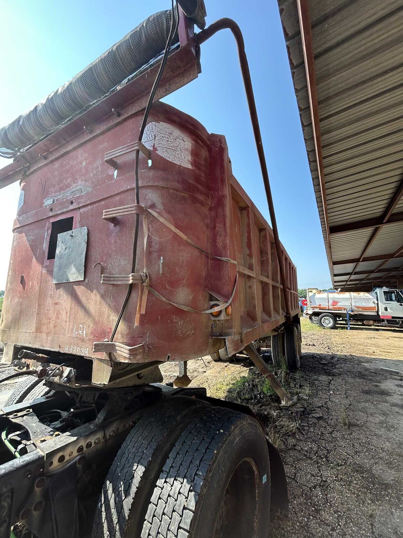 1985 Heil 24 ft end dump