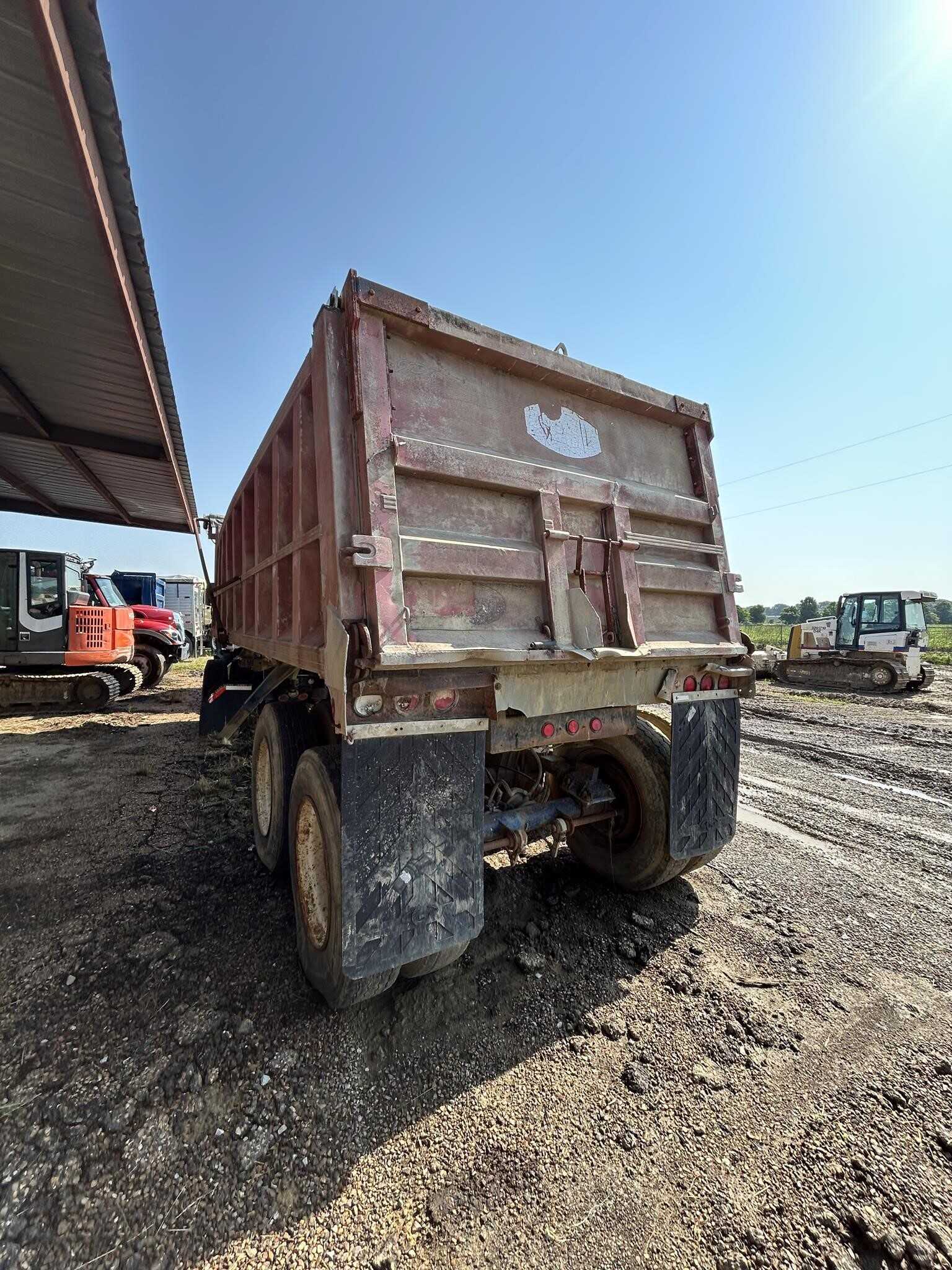 1985 Heil 24 ft end dump