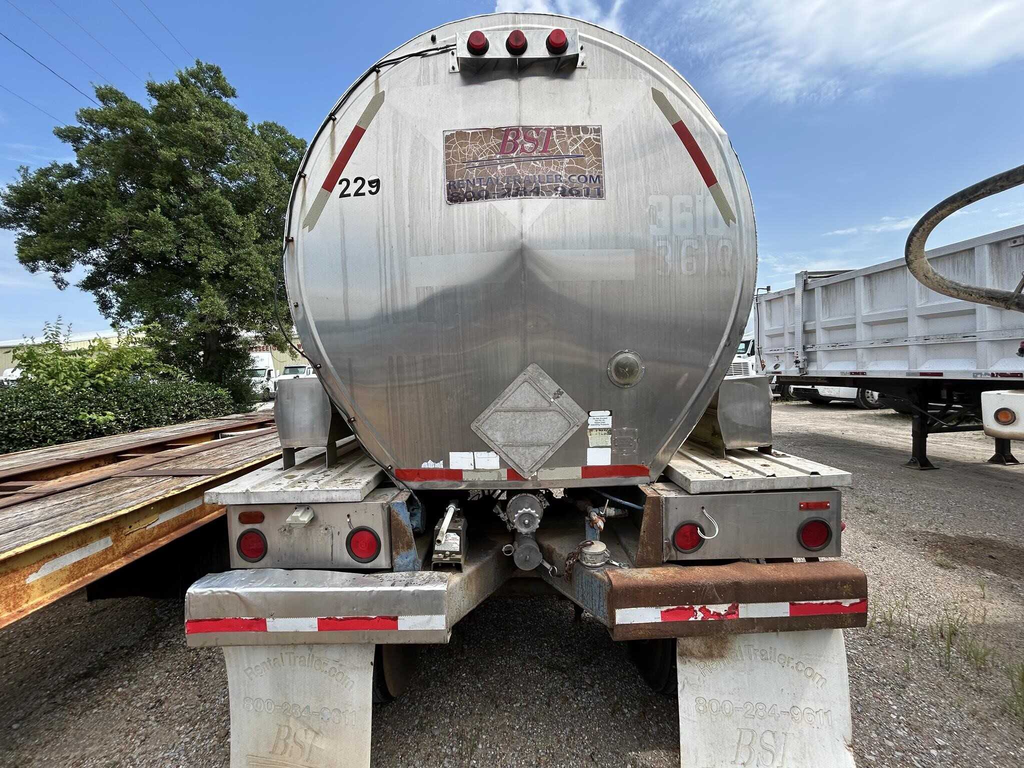 1986 Brenner 6700 gallon tank
