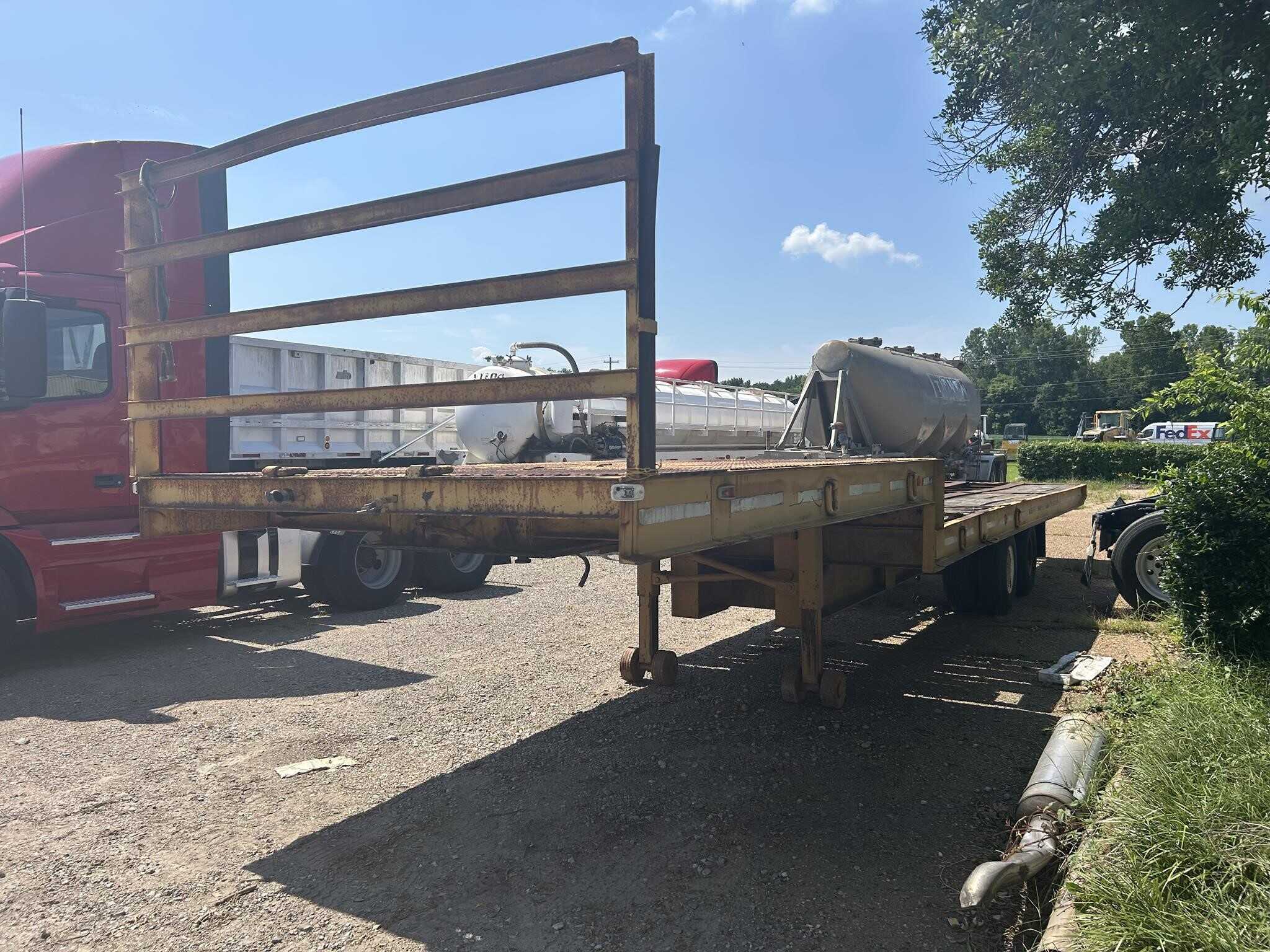 2000 LoadCraft 25 ton tilt