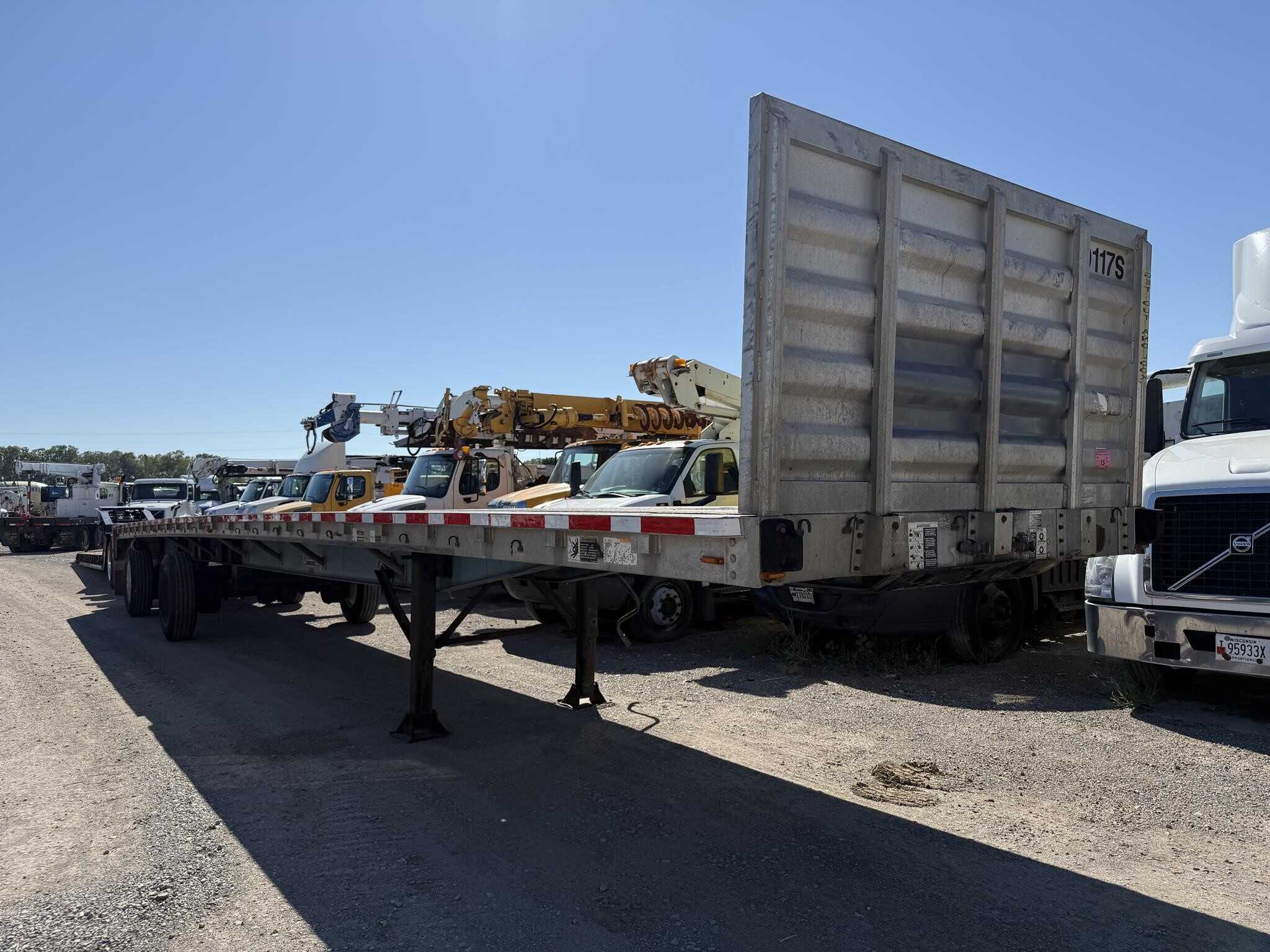 1997 Wilson 48 ft flat bed