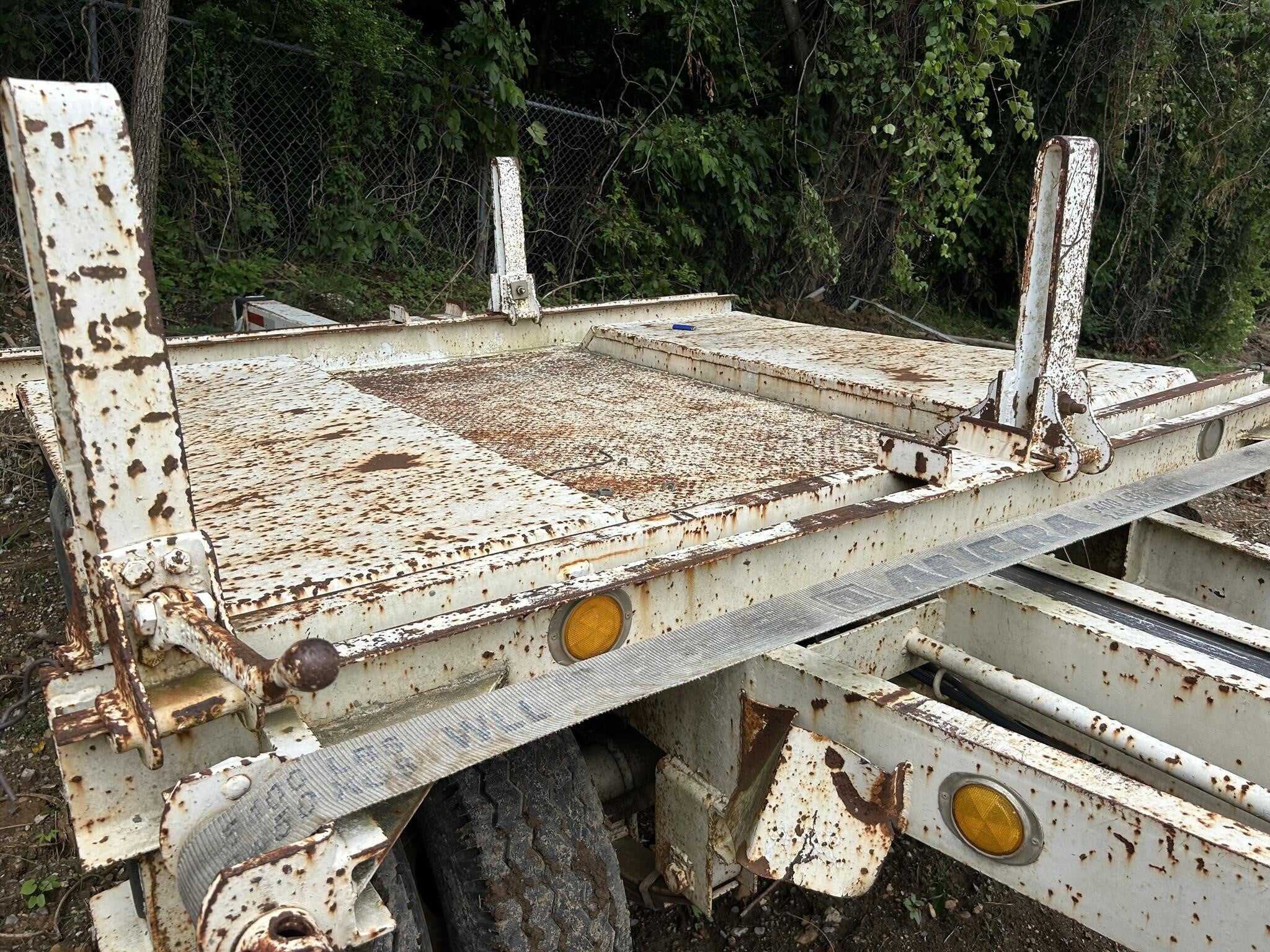 1995 Kiefer Built 40 ft pole trailer