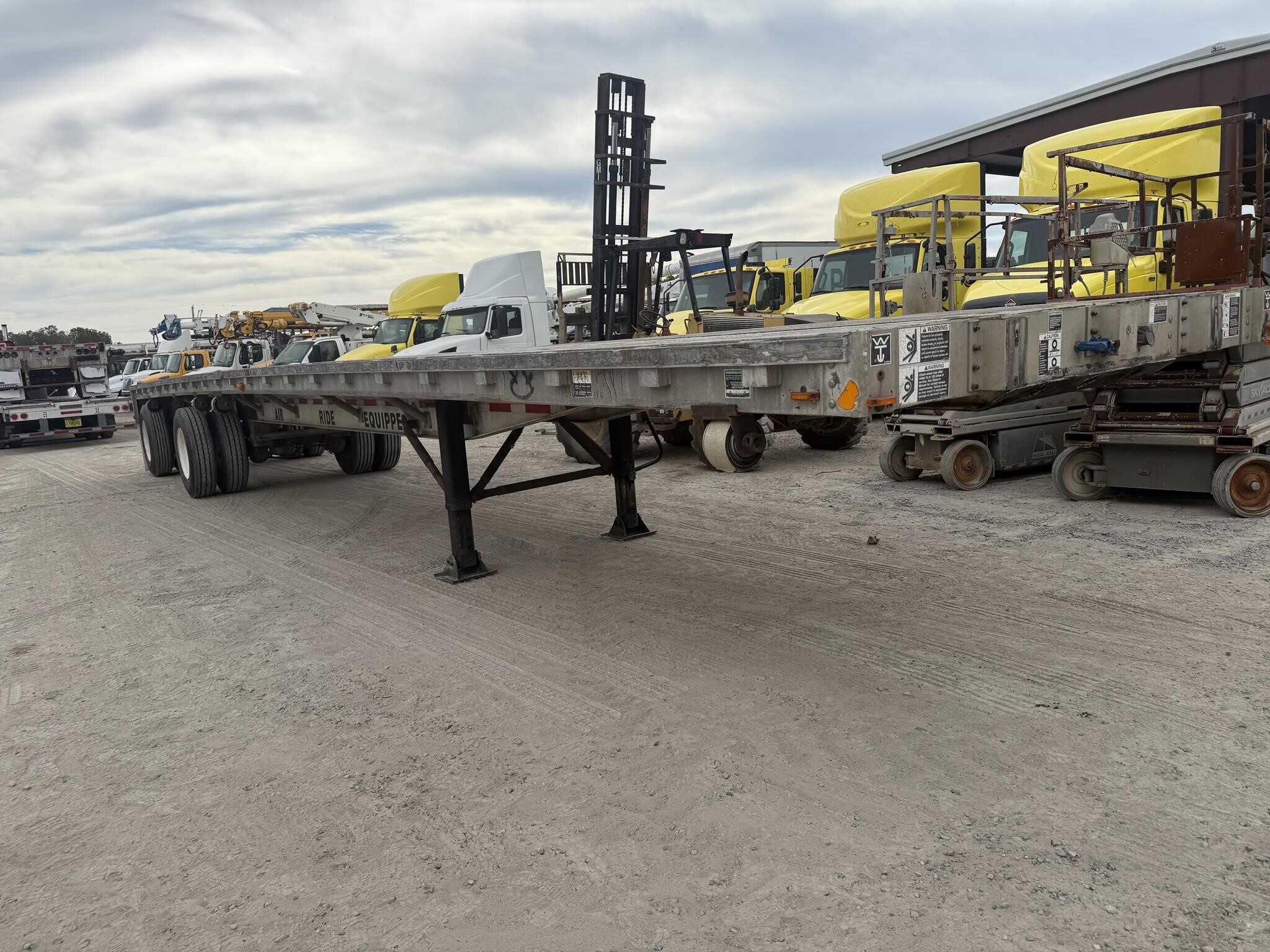 2000 Wilson 45ft flat bed