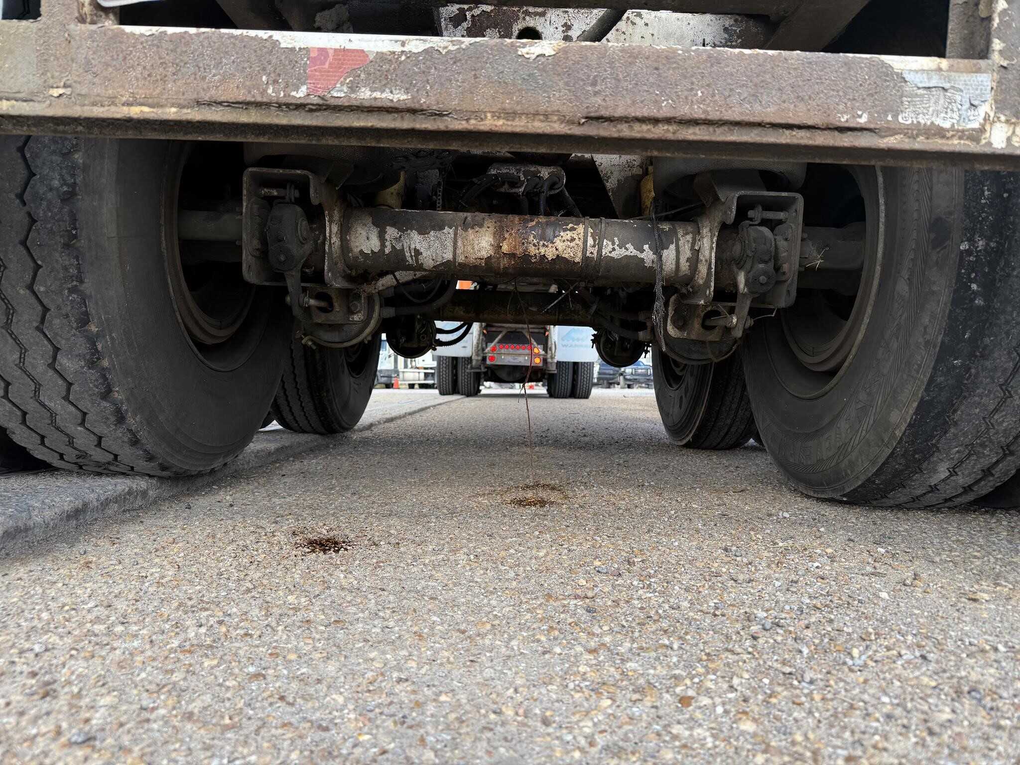 2005 Warren 8 bay feed trailer
