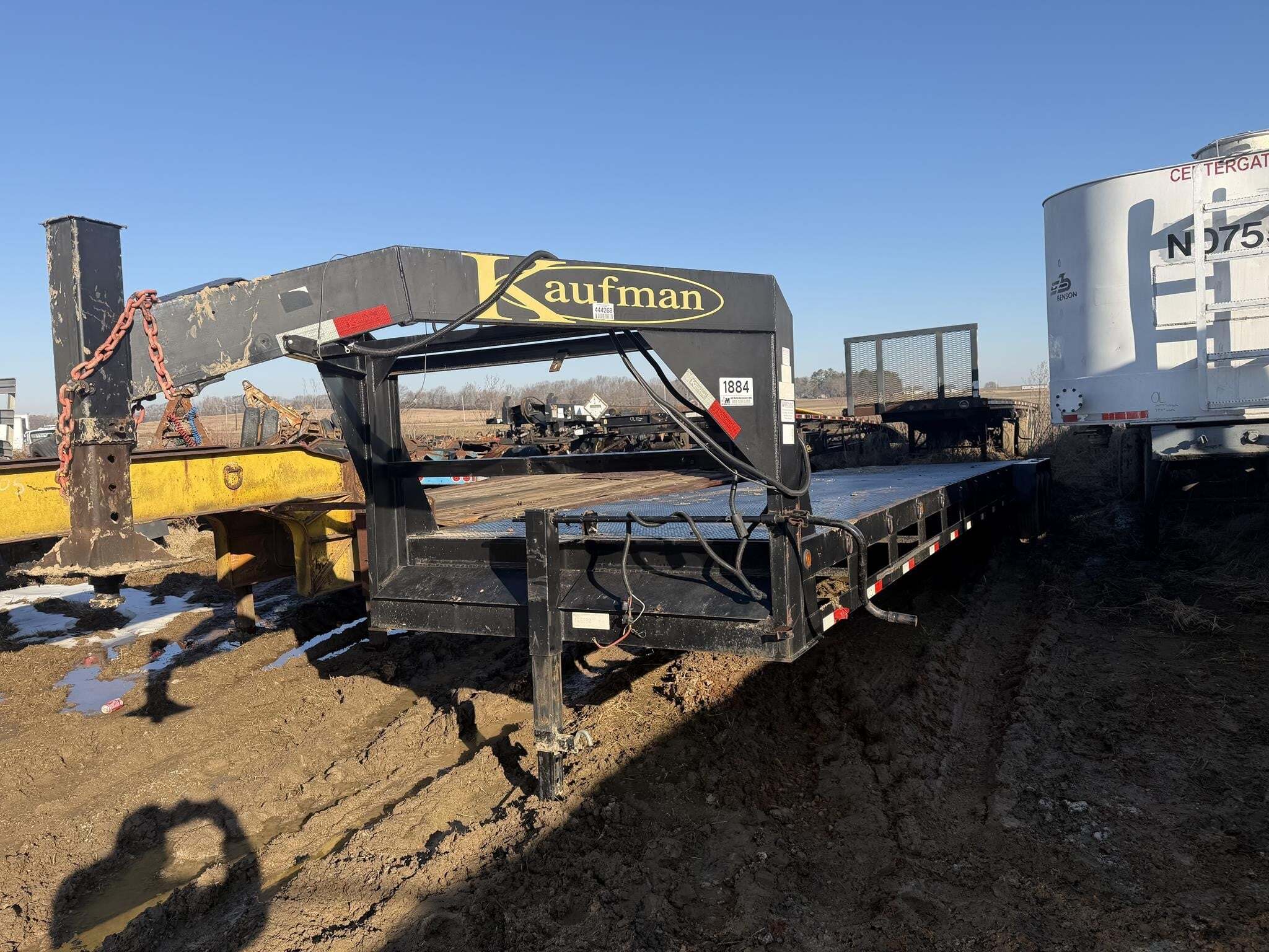 2017 Kaufman 43 ft flat deck/ dovetail