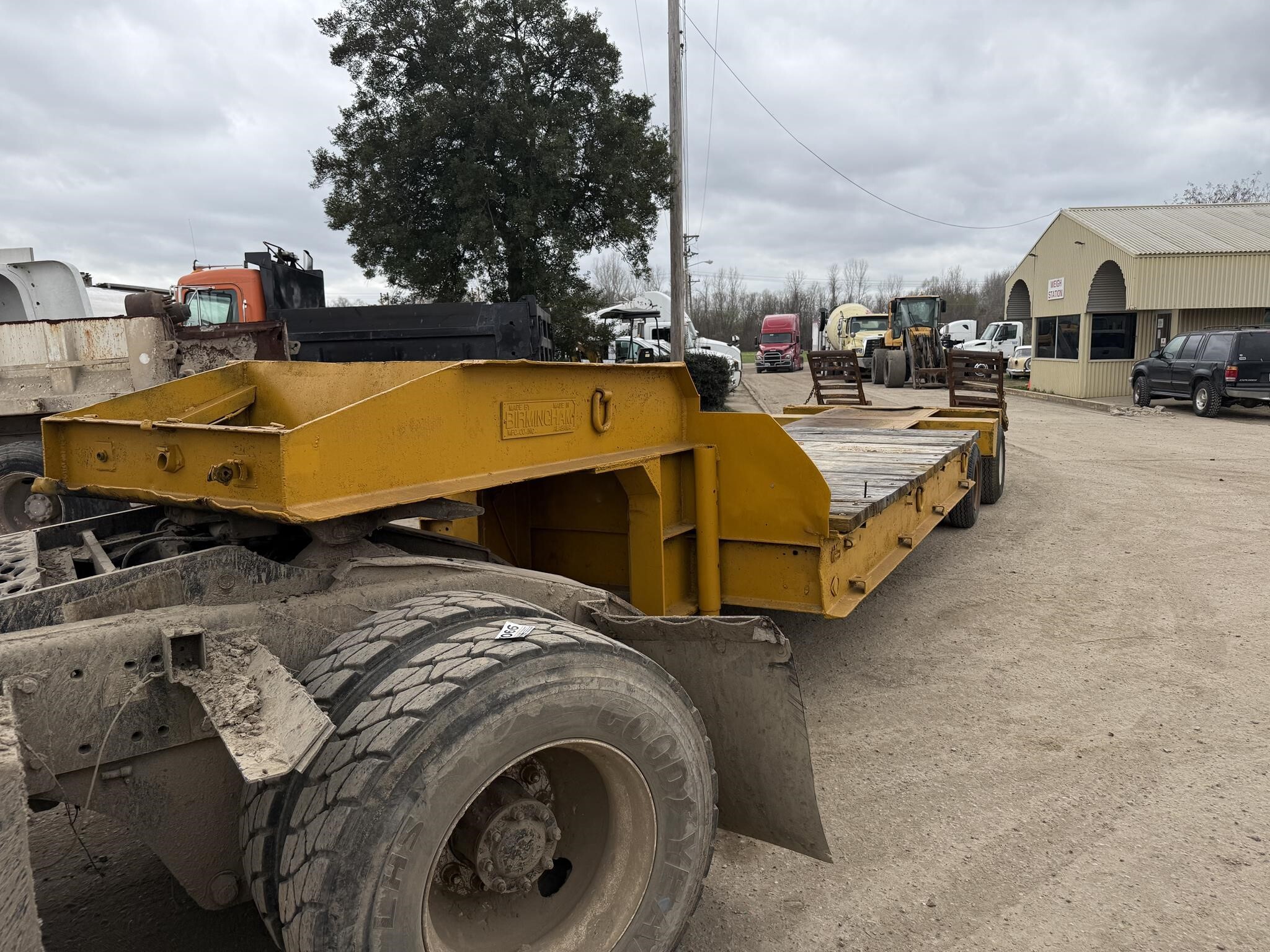 1978 Liddell 25 ton low boy