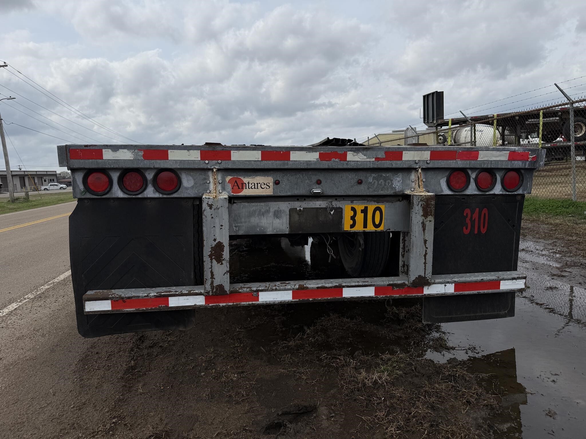 2015 Antares 48 ft flat bed