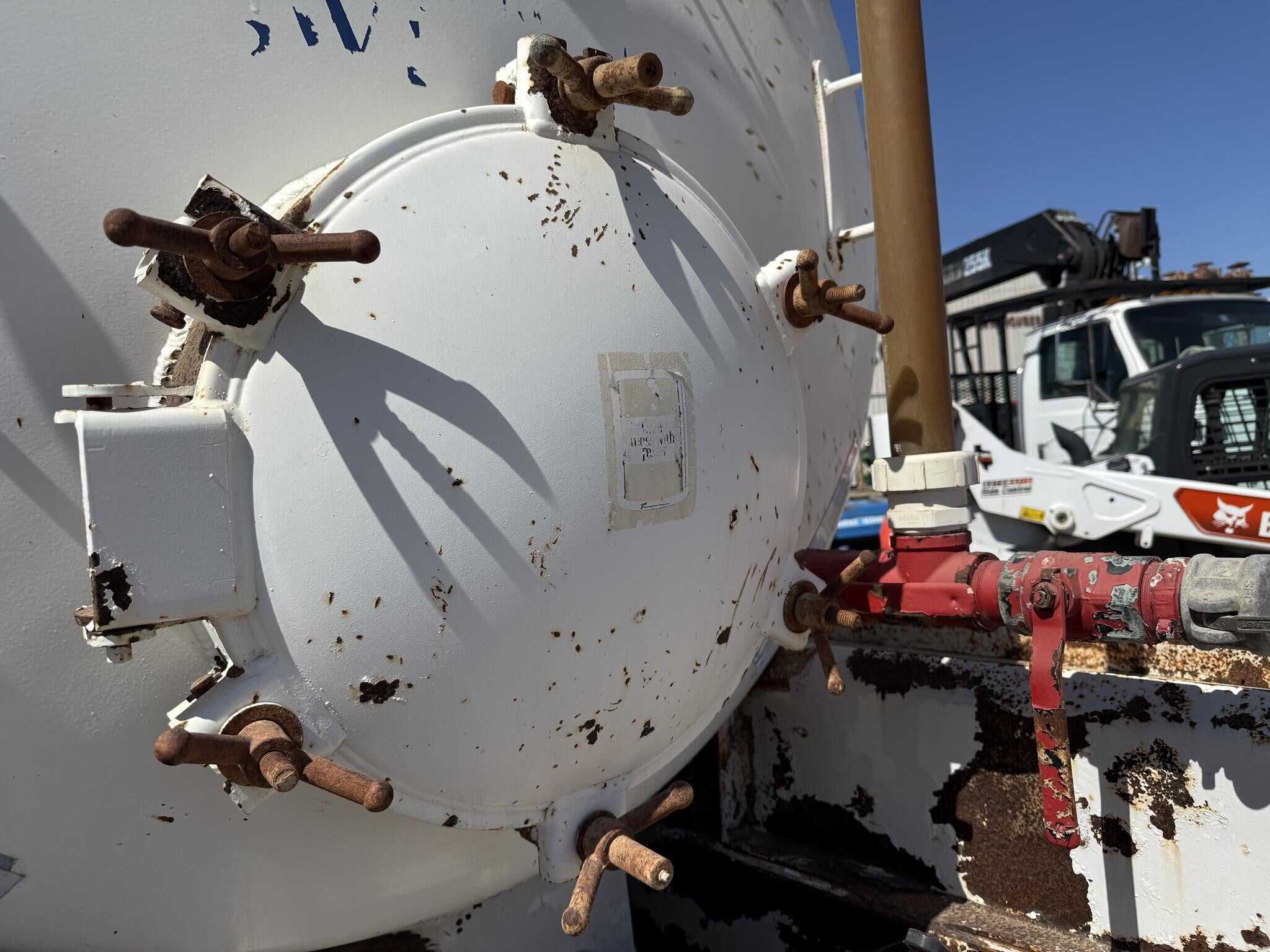2012 Tytal 5460 gallon vac tank