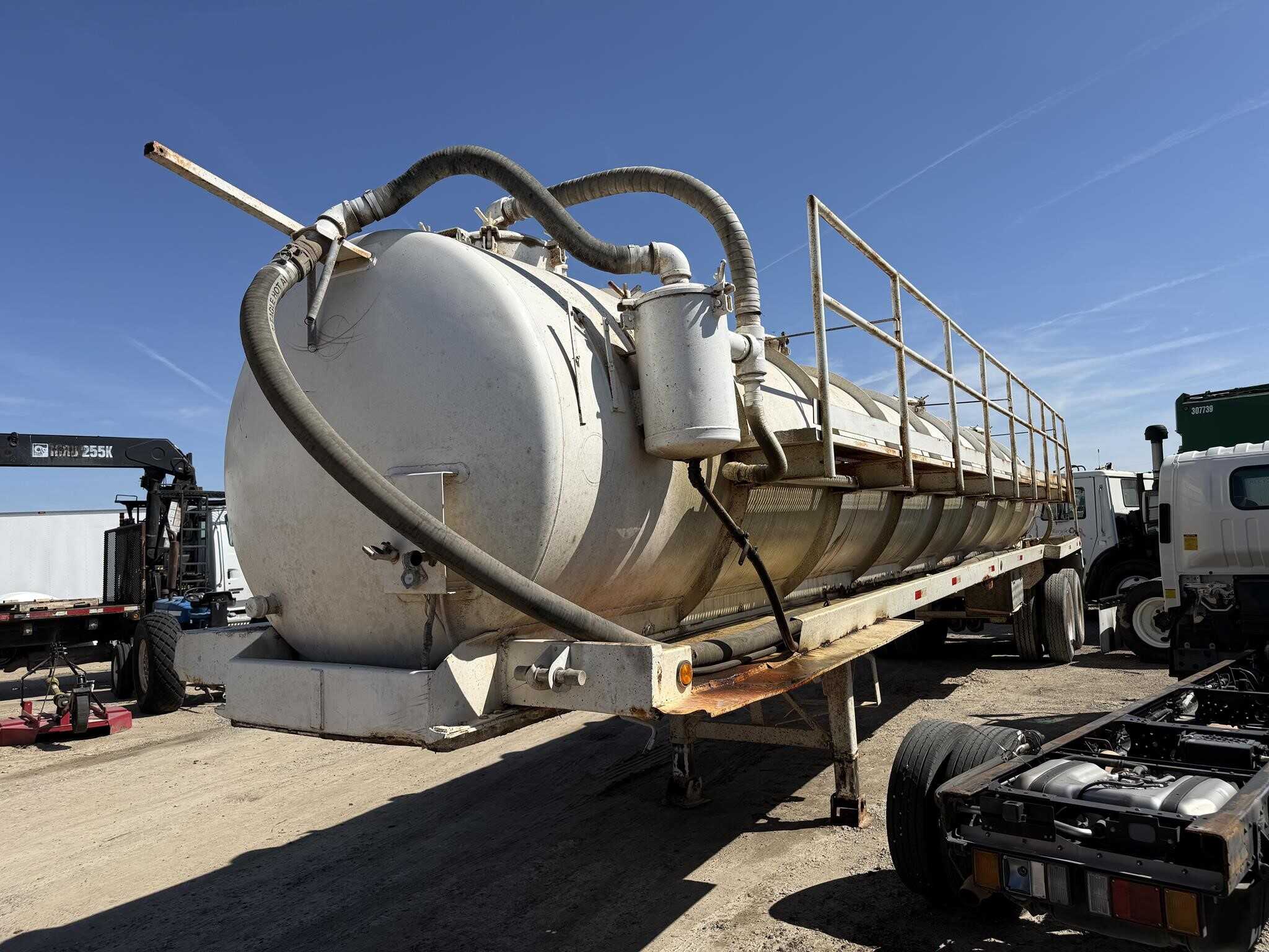2011 Tytal 5460 gallon vac tank